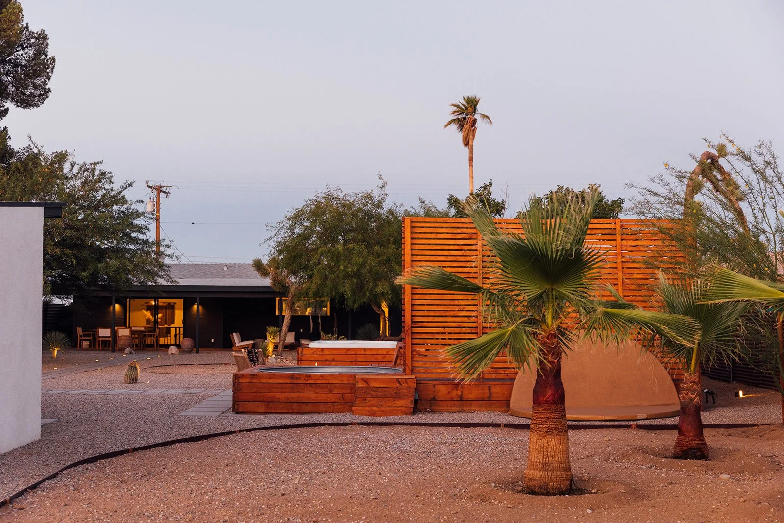 EXTERIOR_049.jpg