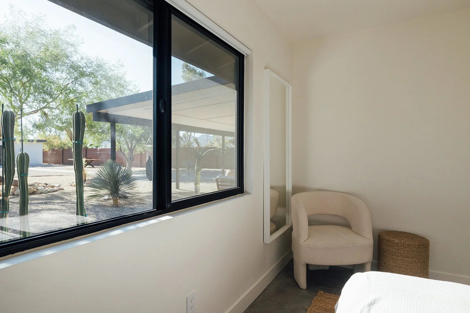 Bedroom1_010.jpg