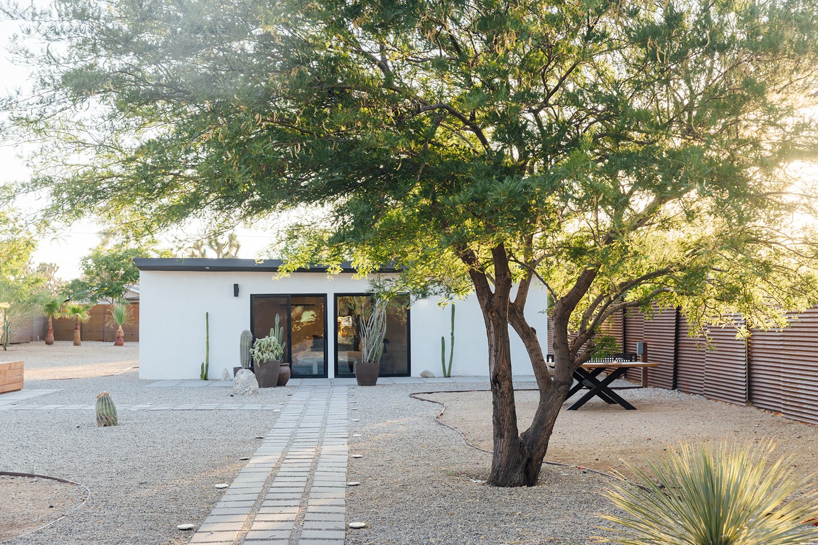 EXTERIOR_037.jpg