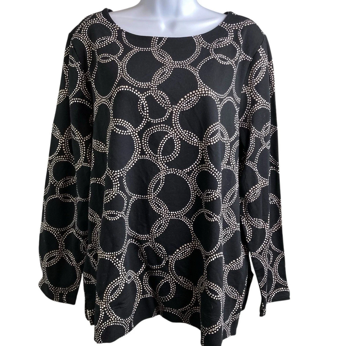 Chico's Women's Black Ring Print Pullover Top Size 3 XL Lagenlook Statement