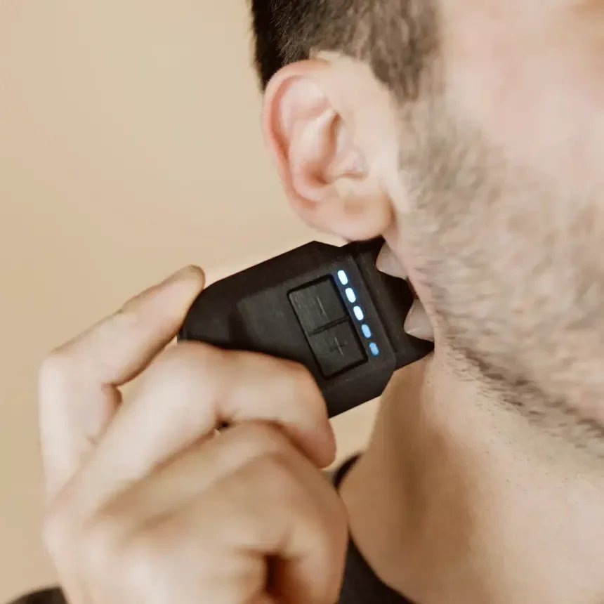 A person using a Hoolest VeRelief Prime