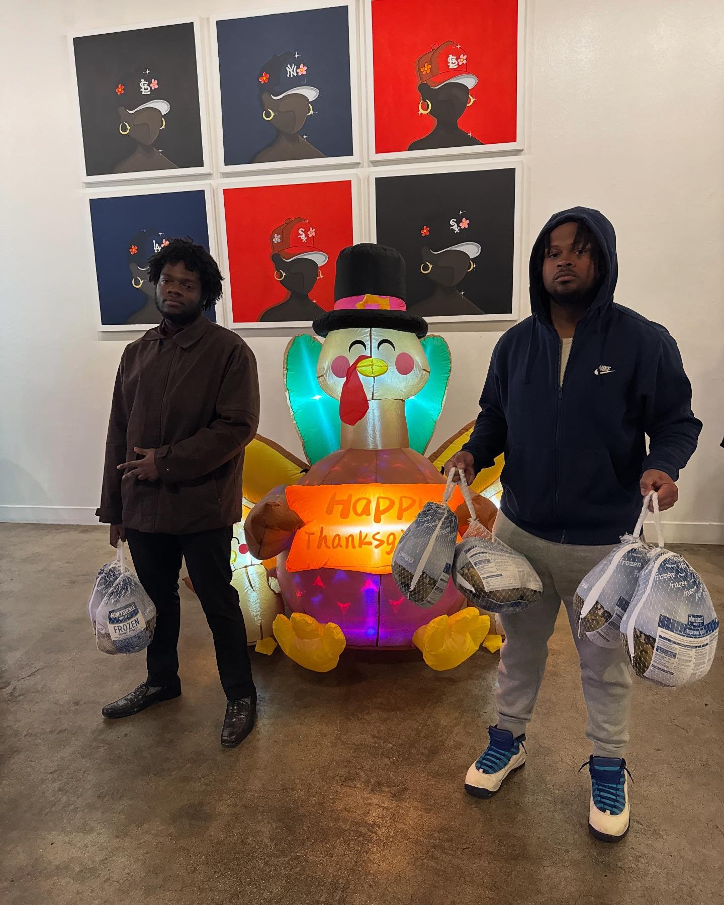 I wanna give a big shout out and thanks to @okay.dav @realmeris2x  for coming thru @vaultgallerie with 🦃&rsquo;s for the 12th annual #Exclusive773 Turkey drive with @lyricalemonade @gratitudechicago @themuralmovement powered by @dirtydoughbuffalogro