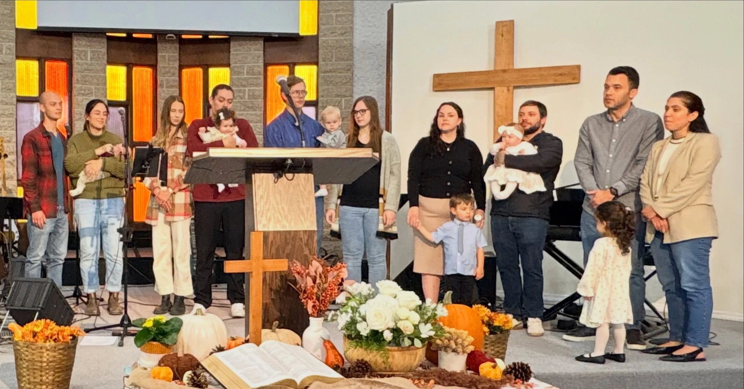Five families dedicated their children to the Lord at our THANKSGIVING service. Our church family covenanted to pray for these children and provide discipleship and service opportunities as they grow❤️🍁

We lifted our voices in PRAISE and were remin