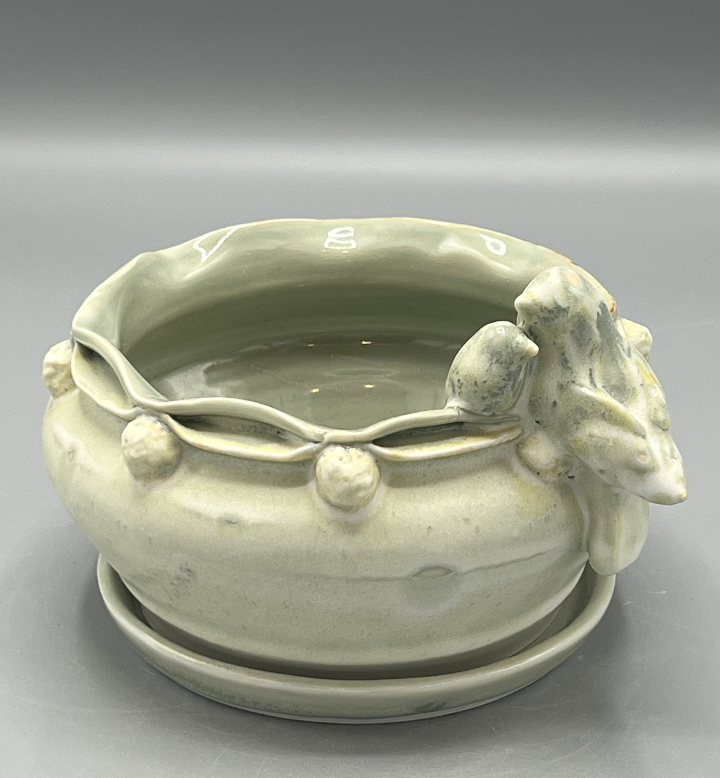 Perch Pot with Berries