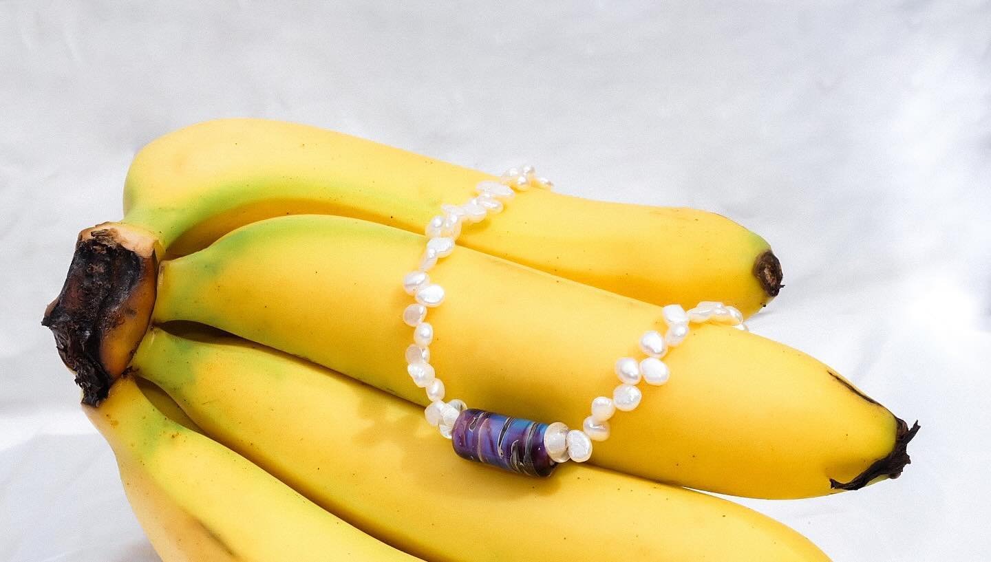 The simplicity of the Baroque Necklace. Bananas aren&rsquo;t included 🍌 

#comingsoon #funza #freshwaterpearls