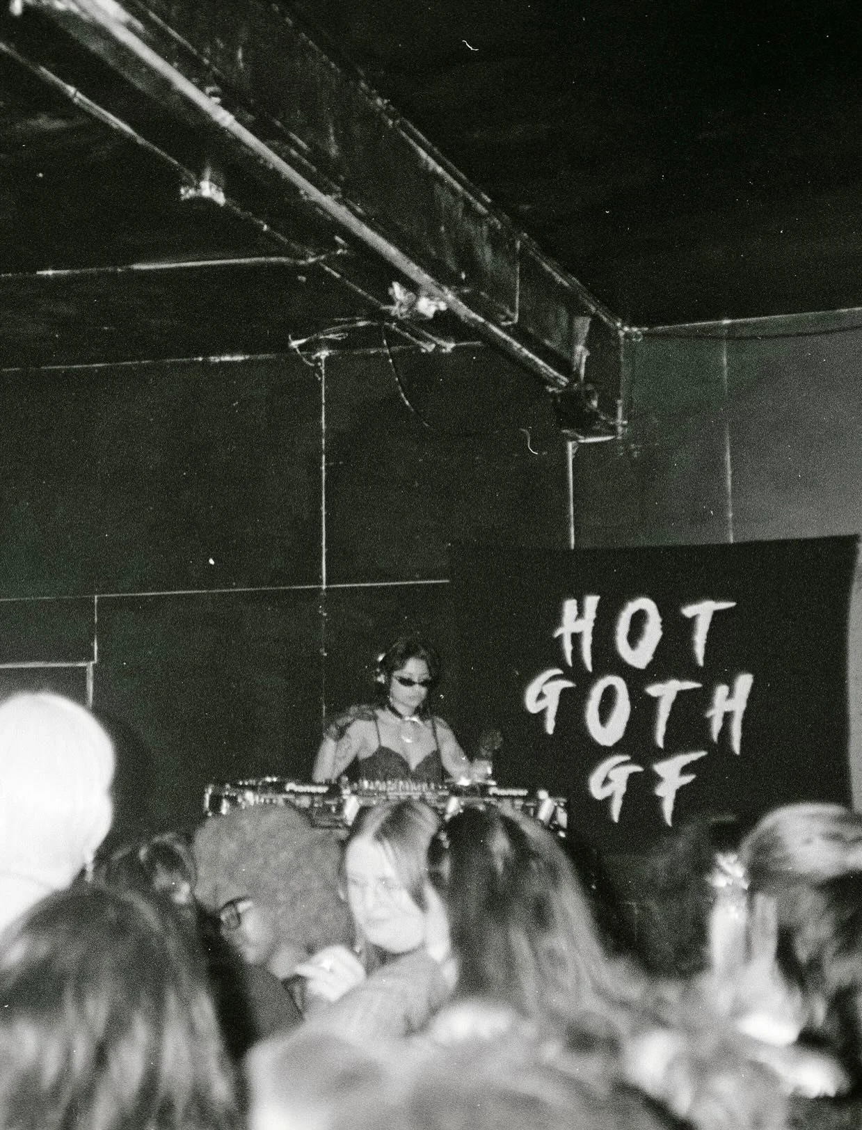 TONIGHT! we're heating up @studsf for NEW YEAR's EVE with the baddest lineup of pole dancers, go-go's, and darkwave &amp; ebm 🦇🔥⚰️🌡️ presale tickets are sold out online but there's a limited number of tix available at the door so get there early a