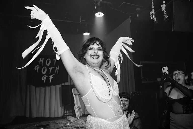 HOT GOTHS IN LOVE OR WHATEVER 🥀⛓️ at the hggf valentines party ❤️&zwj;🩹🦇

stunning seductive and sickening performances by one of our favorite lineups yet - @vivica_bea_roadkill @worship.undine @0b.w0rld &amp; our queen of dark electro goth DJ @dj