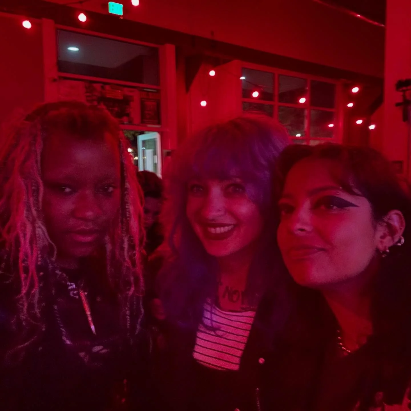 love bitches that get shit doneeee @_b1ack_dah1ia_ @blackdahliabooking &amp; @dollfest 🌹