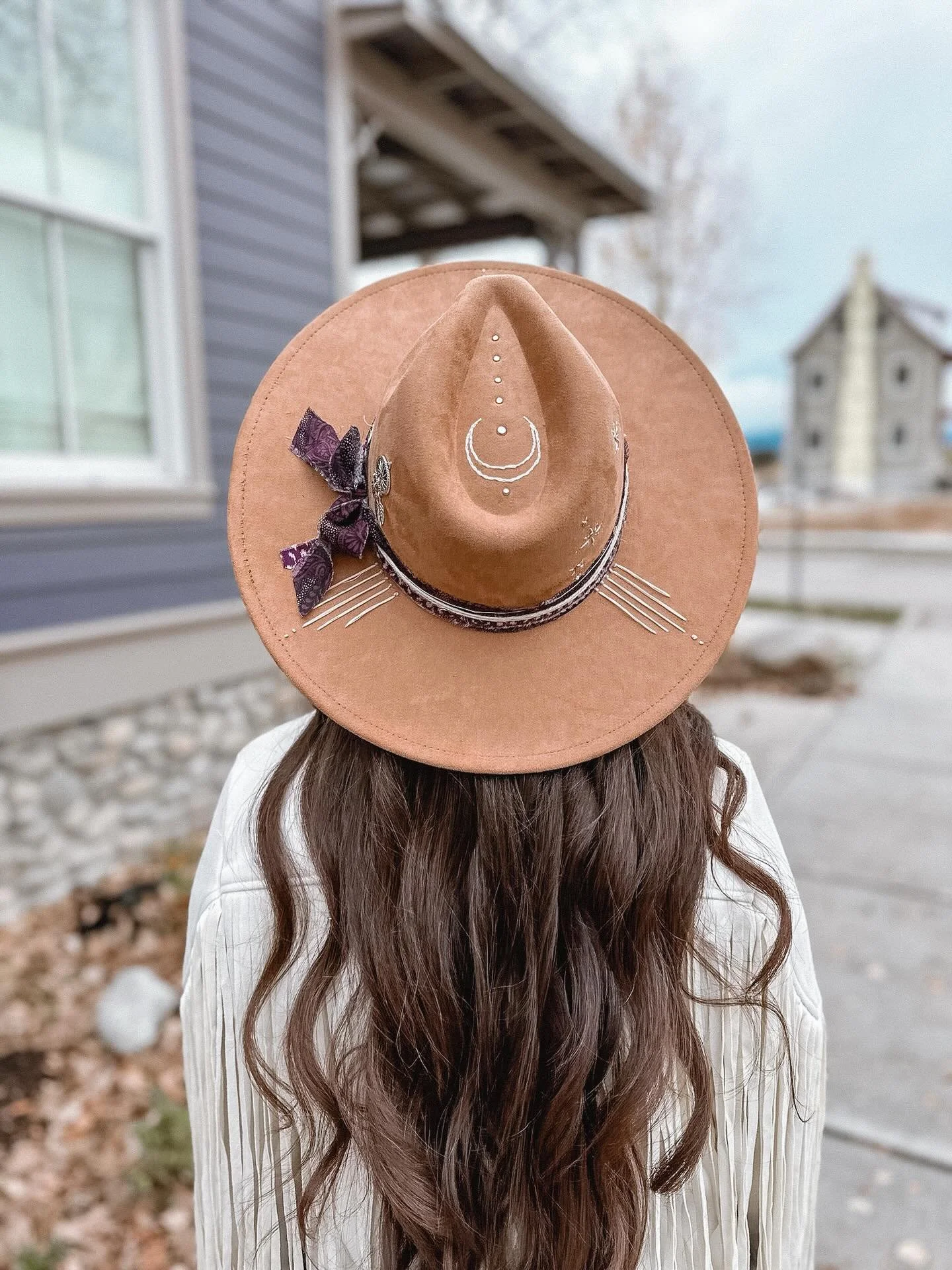 ✨If you&rsquo;re into the Woo-Woo
💅And maybe a little bit delulu
💁&zwj;♀️Have we got a hat for you, you!

DM us to start your own custom embroidered hat!