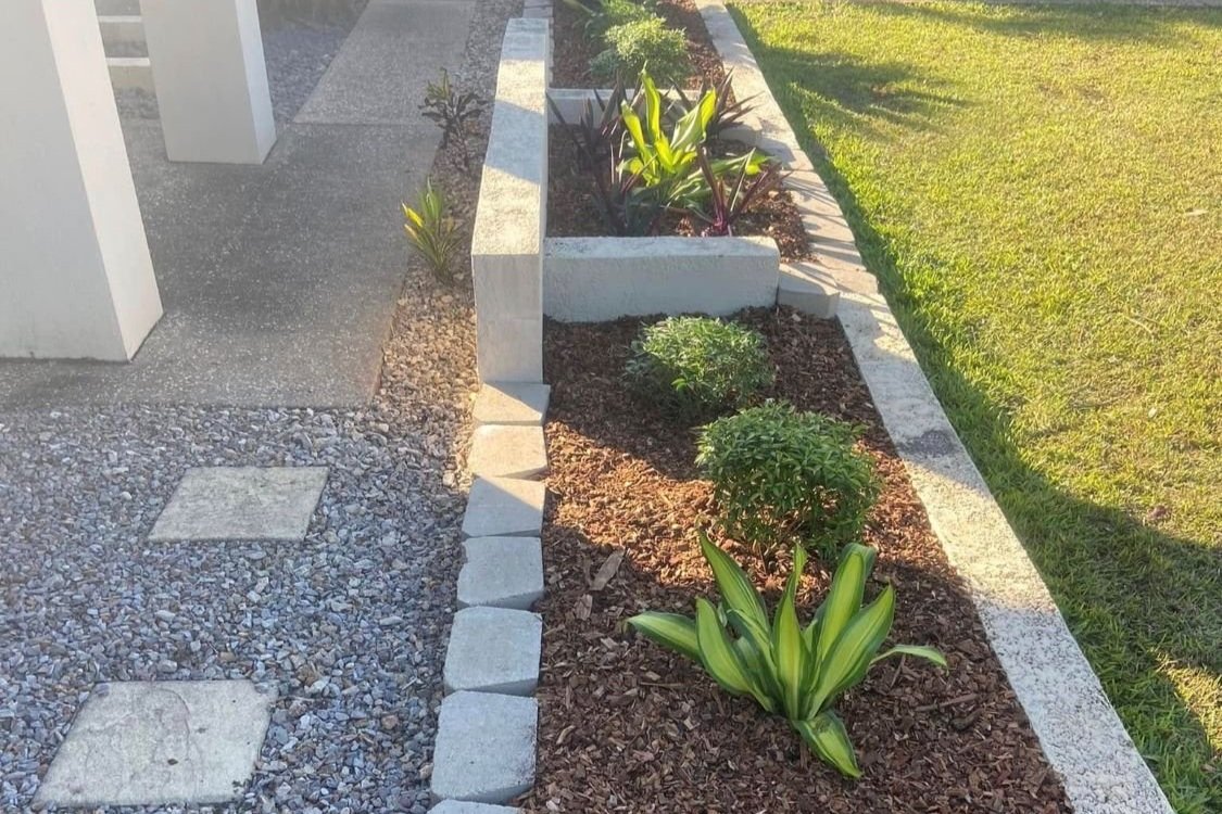 Why Lawn Edging Services Are Essential for a Polished and Professional Garden: Benefits, Types, and Tips