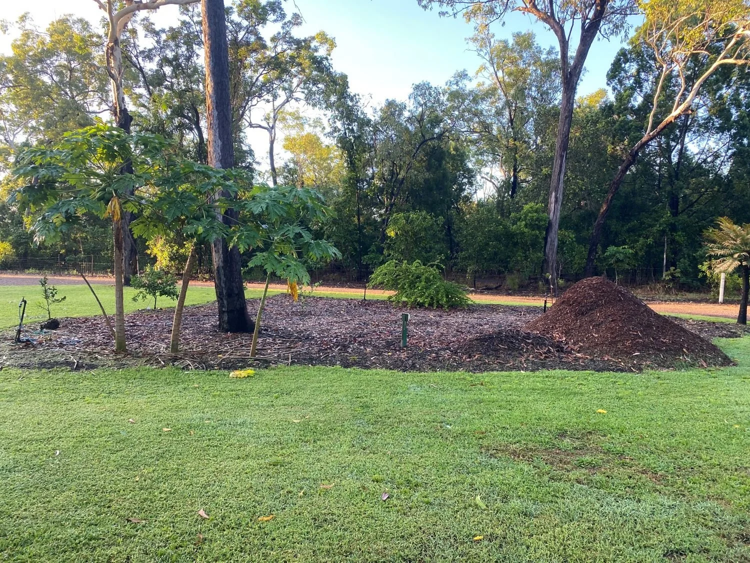 Mulching garden beds Darwin, Palmerston, Humpty Doo