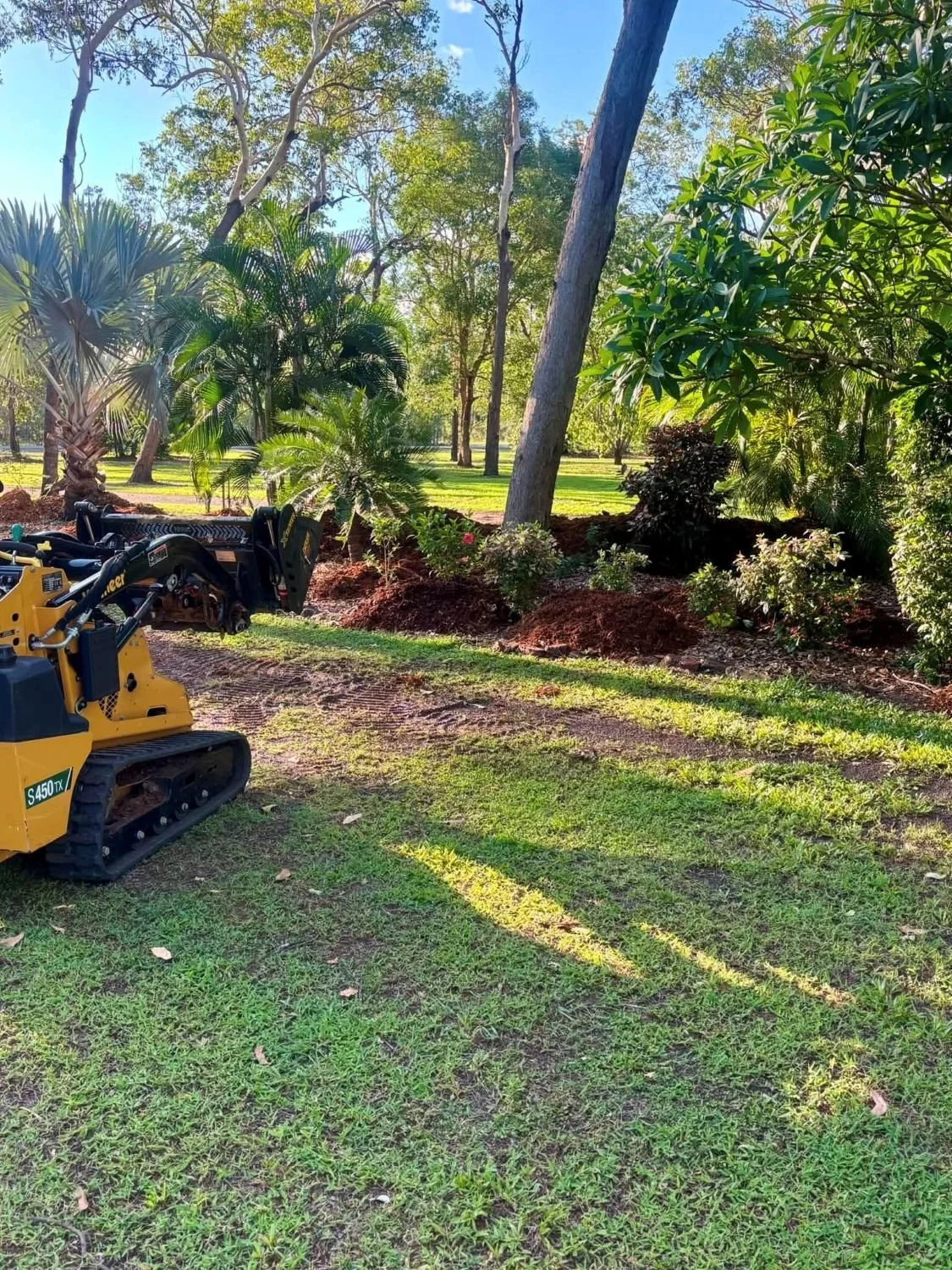 Mulching softscape gardening in Darwin, Palmerston, Humpty Doo