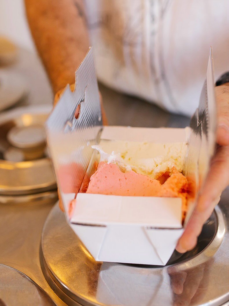 🎁 Xmas Treat Cheats 🎁 All available @spoonysgelatoshop 👇

1. Take home packs in 1/2 or 1 litre. Pick your flavours > hide in home freezer > share with loved ones OR indulge in spooning self love 🥰 

2. Freshly baked meringue + passion fruit