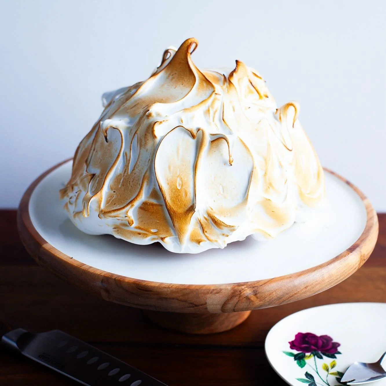 There&rsquo;s hot cross bun and there&rsquo;s HOT CROSS BOMBE. 
⁠
Our hot take on a Bombe Alaska is here: hot cross bun spiced gelato studded with mixed dried fruit, wrapped in chocolate sponge and topped with silky, torched Italian meringue.⁠
⁠
A fa