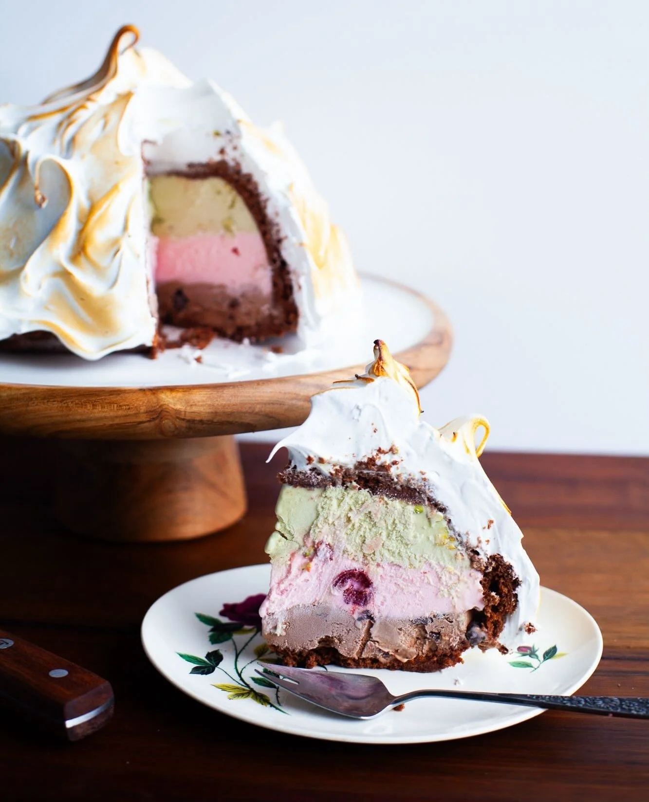 MUMS YOU ARE THE BOMB 💥 So we made you a super special Gelato Bombe Cake! Layers of chocolate, pistachio and sour cherry gelato cased in chocolate sponge and topped with silky torched Italian meringue. Puts the yummy in mummy. 
⁠
ORDERS NOW OPEN ONL