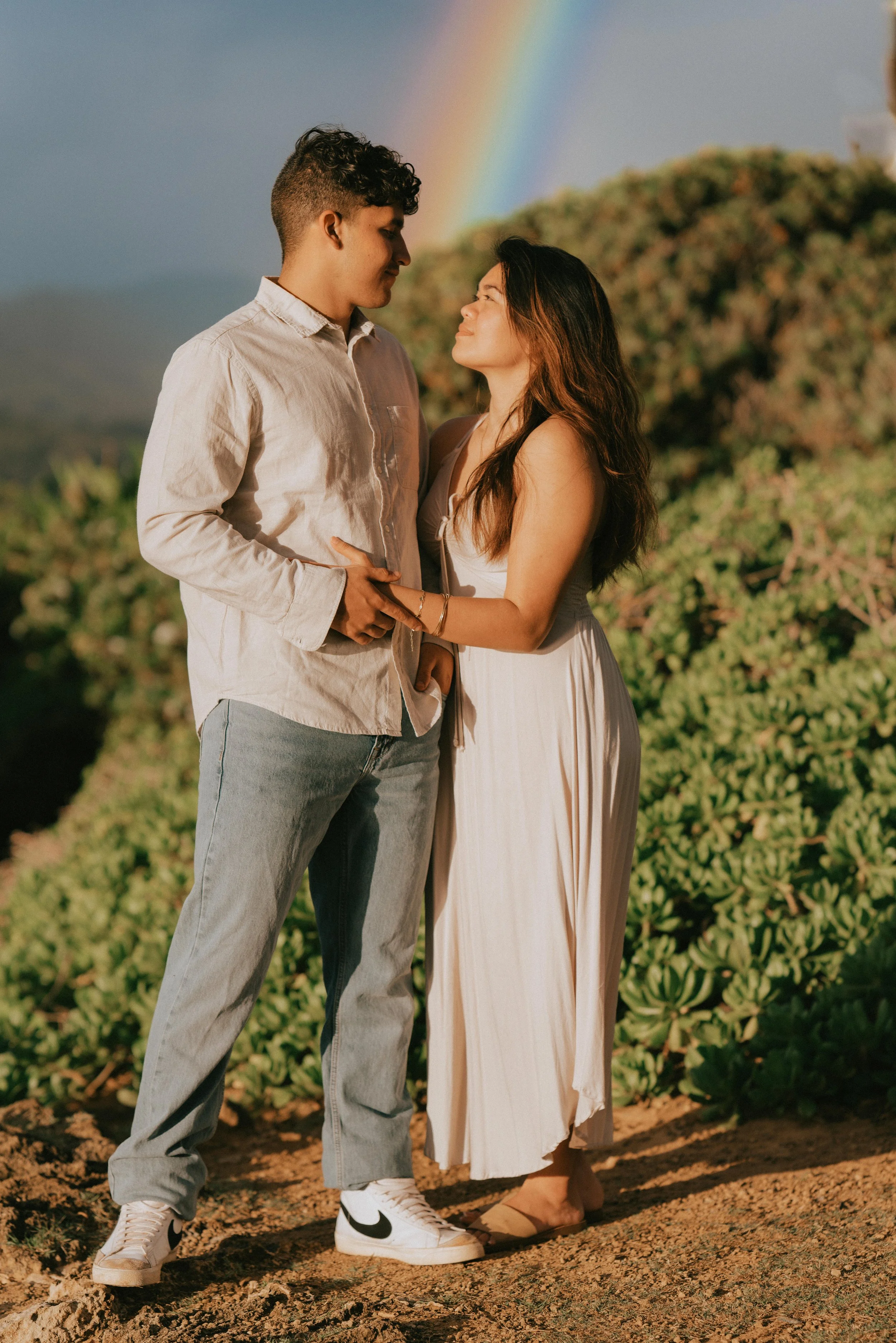 SUMMER-OAHU-HAWAII-COUPLE-PORTRAIT_004.jpg