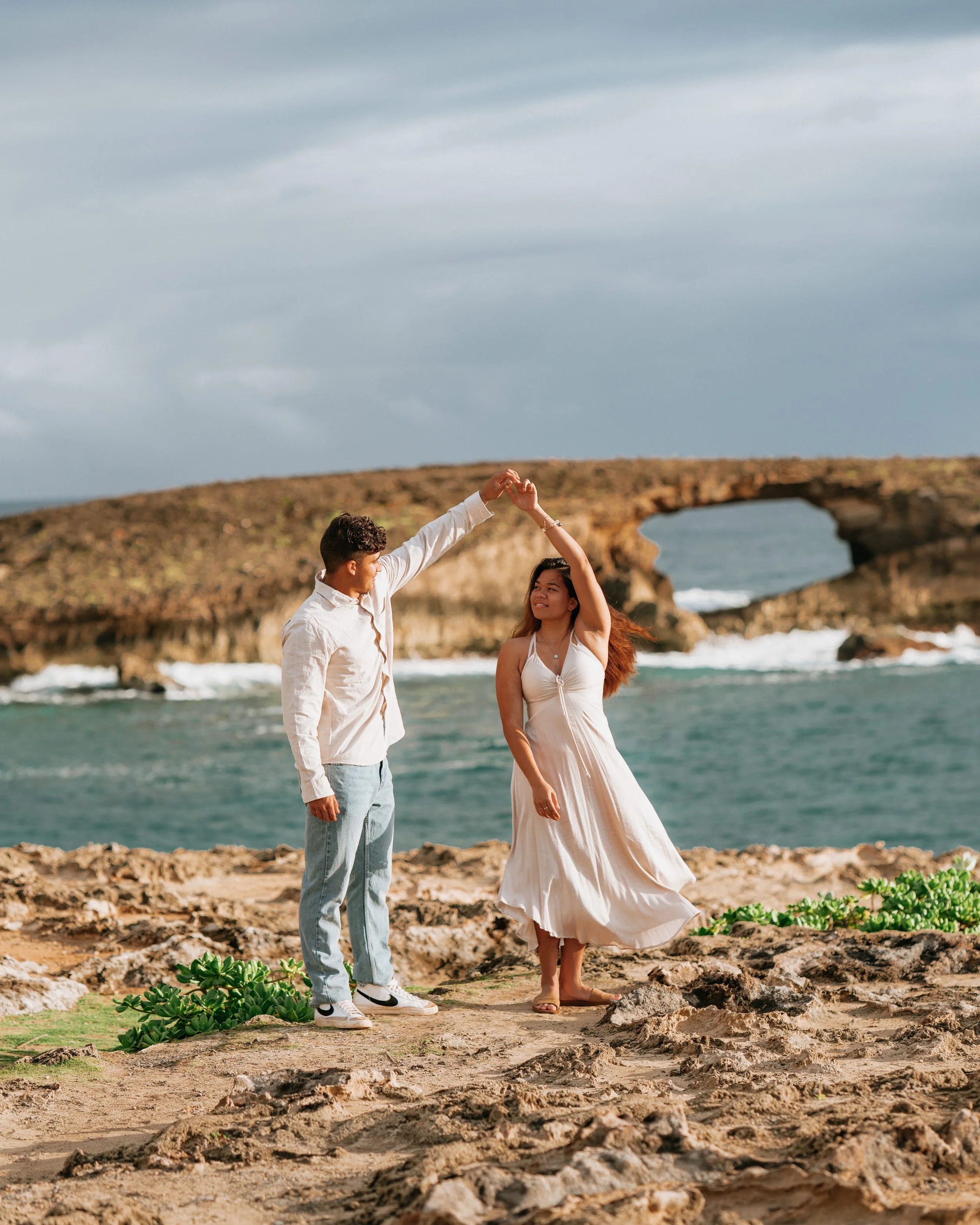 SUMMER-OAHU-HAWAII-COUPLE-PORTRAIT_033.jpg