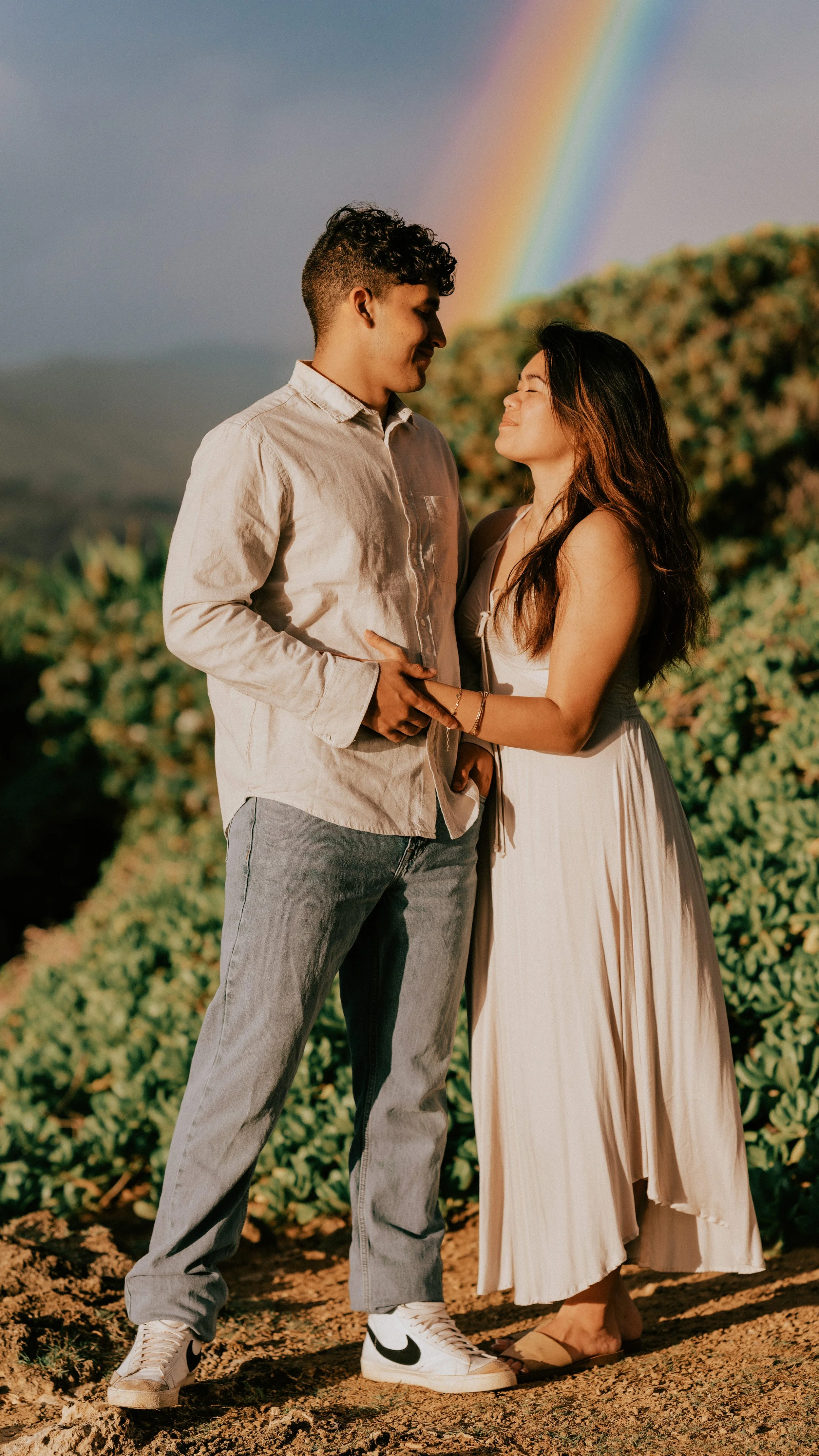 SUMMER-OAHU-HAWAII-COUPLE-PORTRAIT_005.jpg