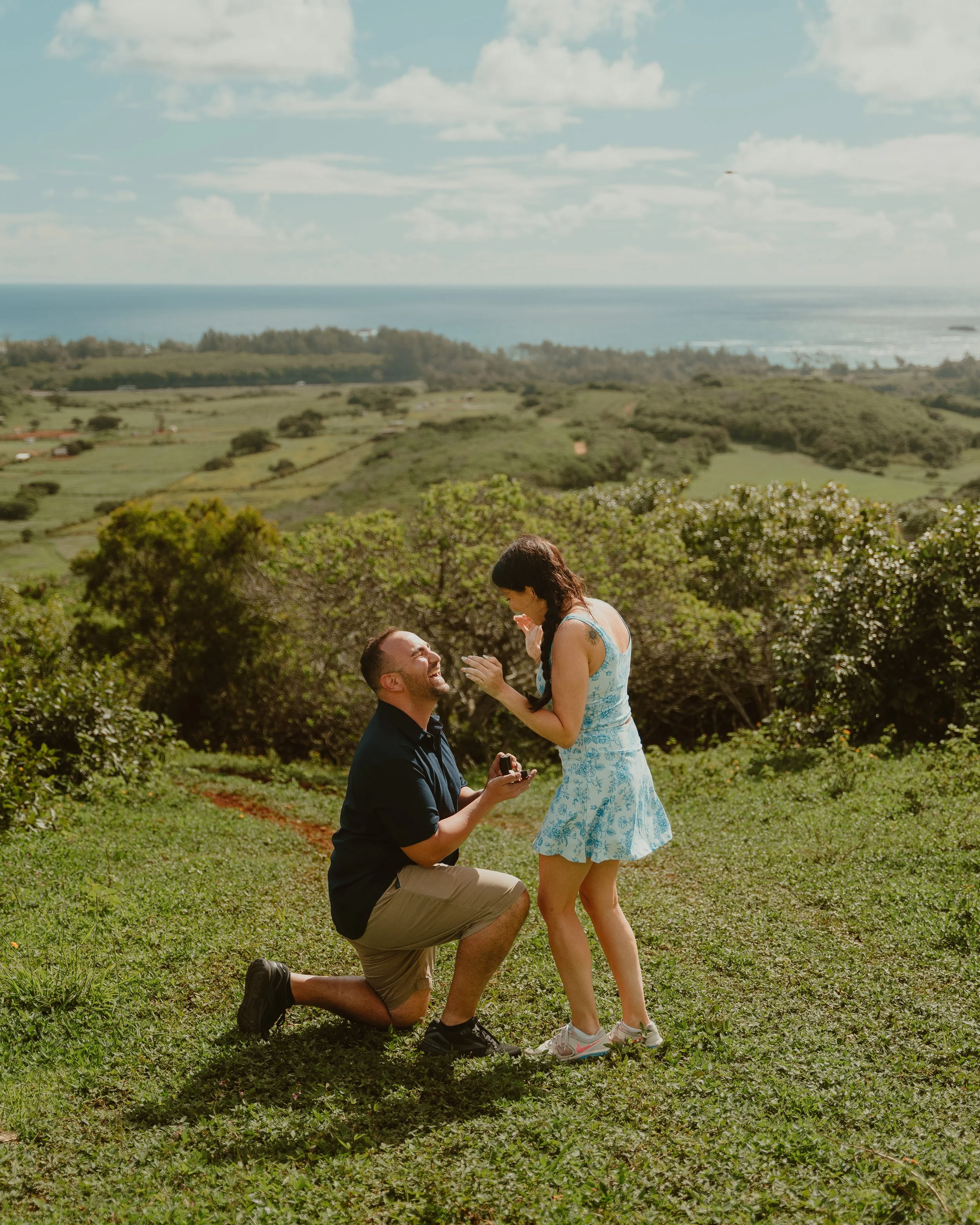 SamJustin-PROPOSAL-ENGAGEMENT-OAHU-HAWAII-COUPLE-PORTRAIT_003.jpg