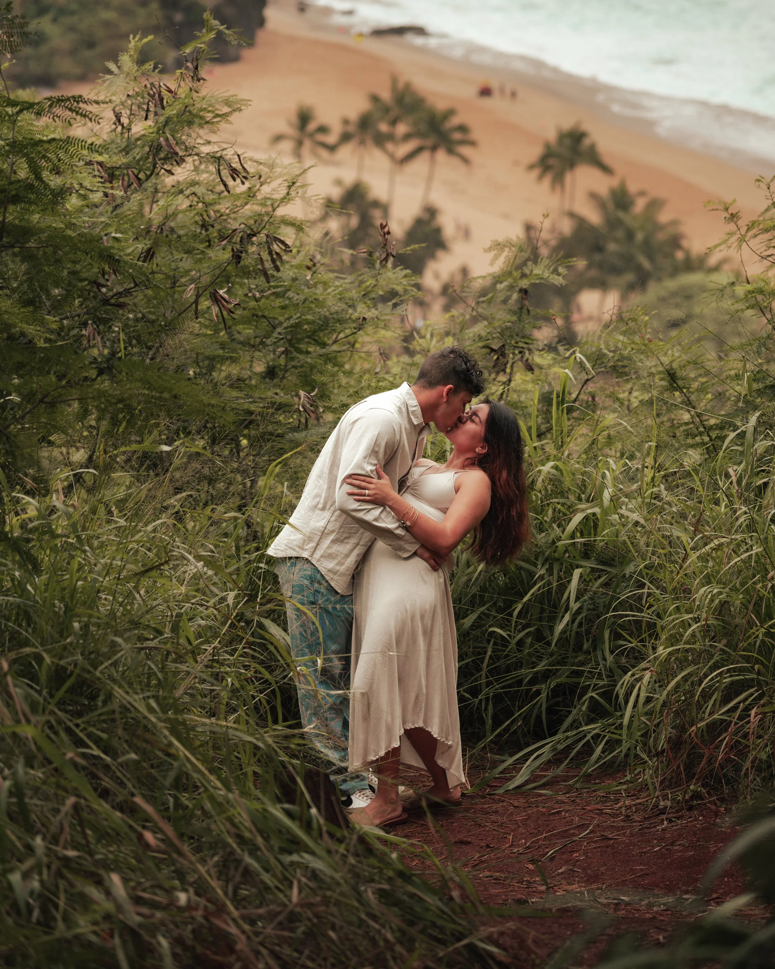 SUMMER-OAHU-HAWAII-COUPLE-PORTRAIT_049.jpg
