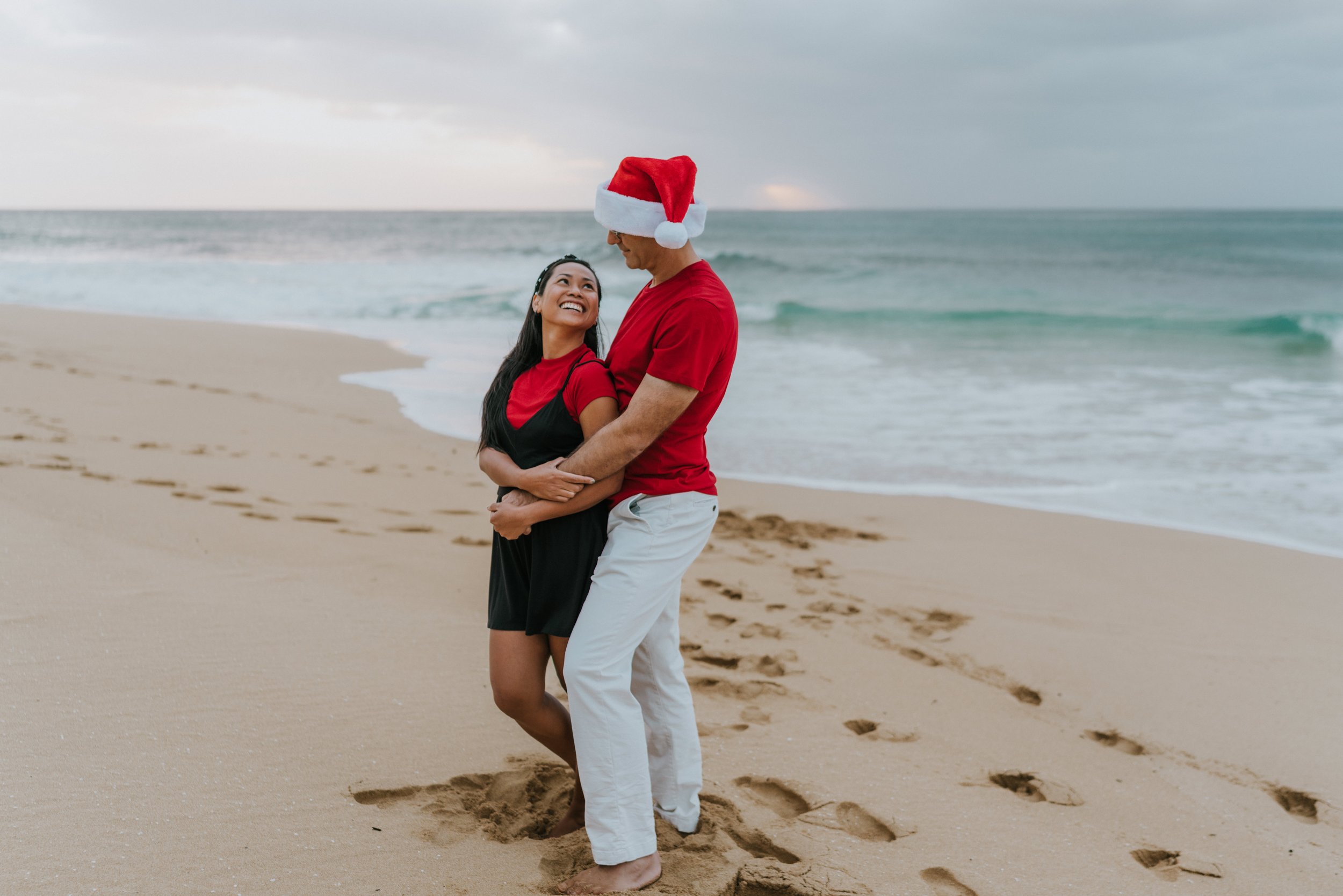 Katie-Beach-OAHU-HAWAII-COUPLE-PORTRAIT_028.jpg