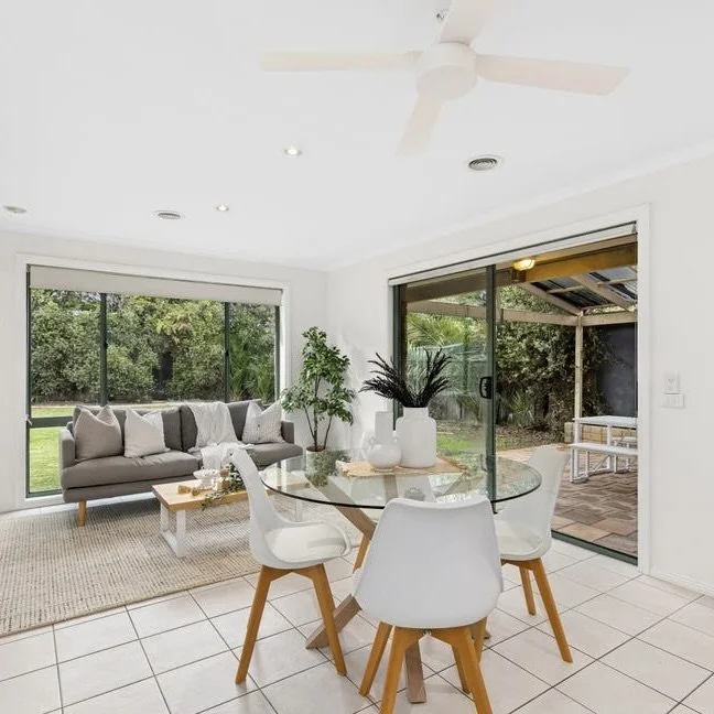 20 Hollows Court Dining.jpeg