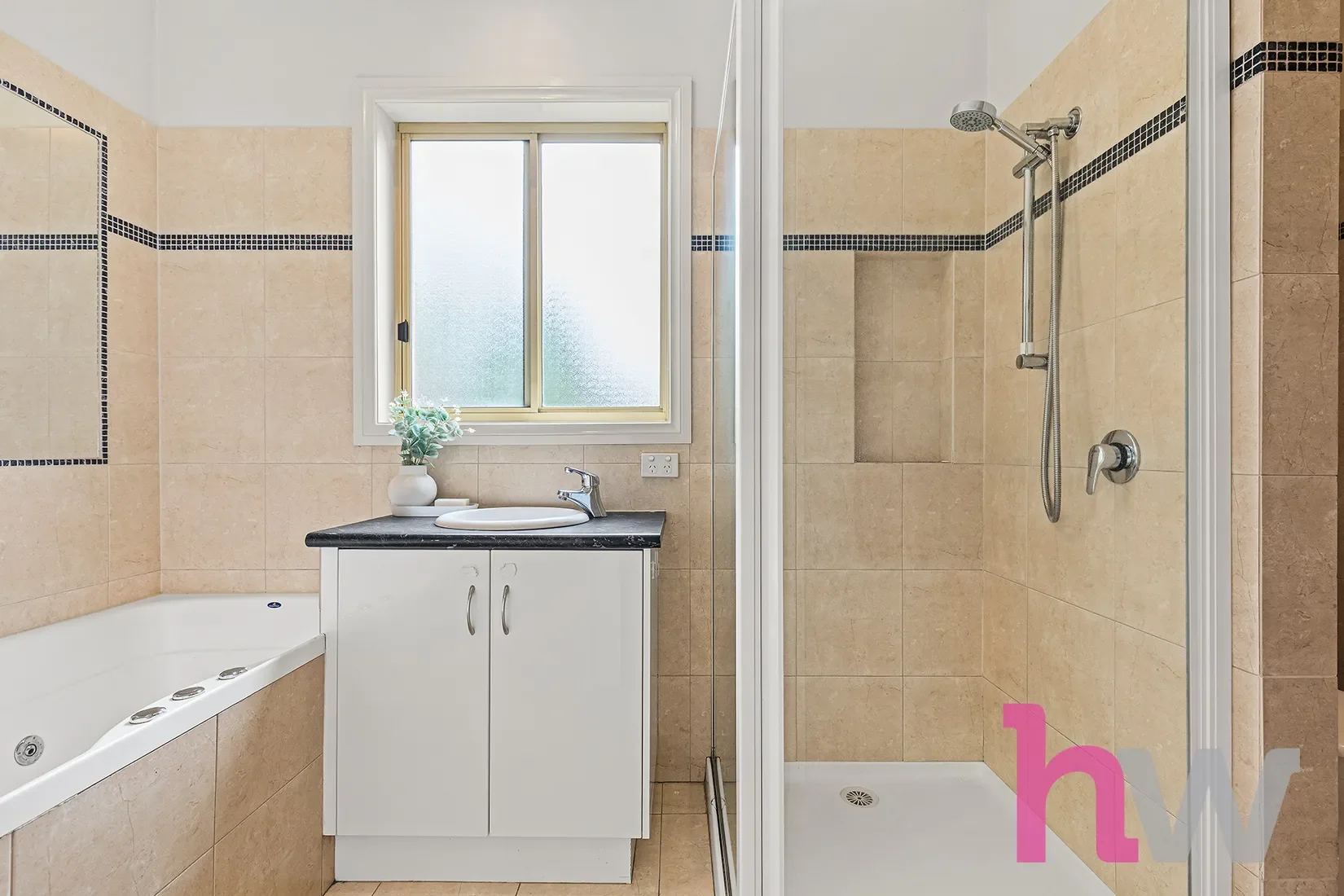 Taras Court Ensuite.webp