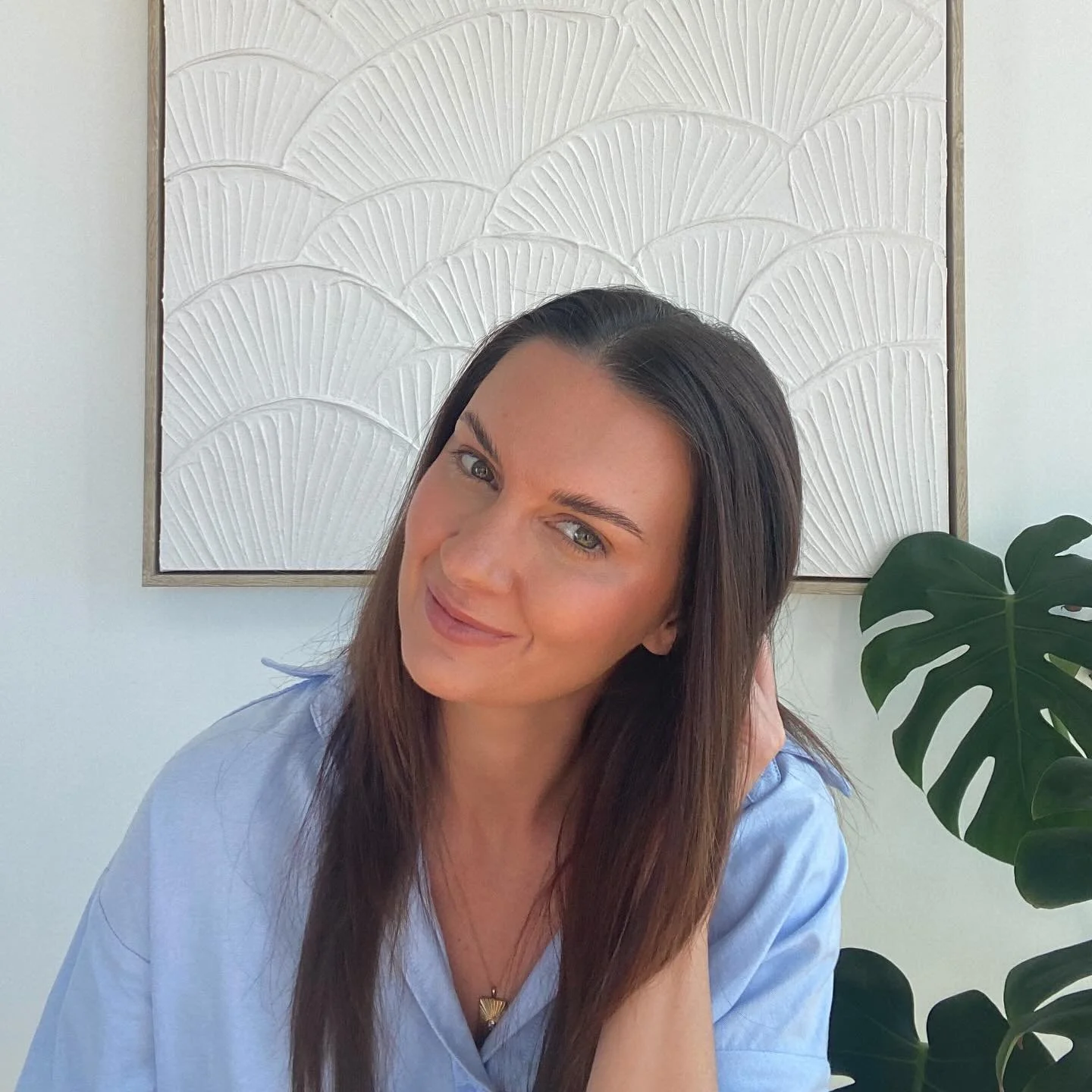 🌿 What if the missing piece to vibrant health wasn’t more supplements, but building strong foundations?
Over the past 10 years I’ve supported hundreds of women to rebuild their health and rediscover what true wellness feels like -  and