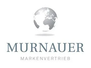 Logo mit einer Weltkugel und dem Text 'MURNauer MARKENVERTRIEBE'