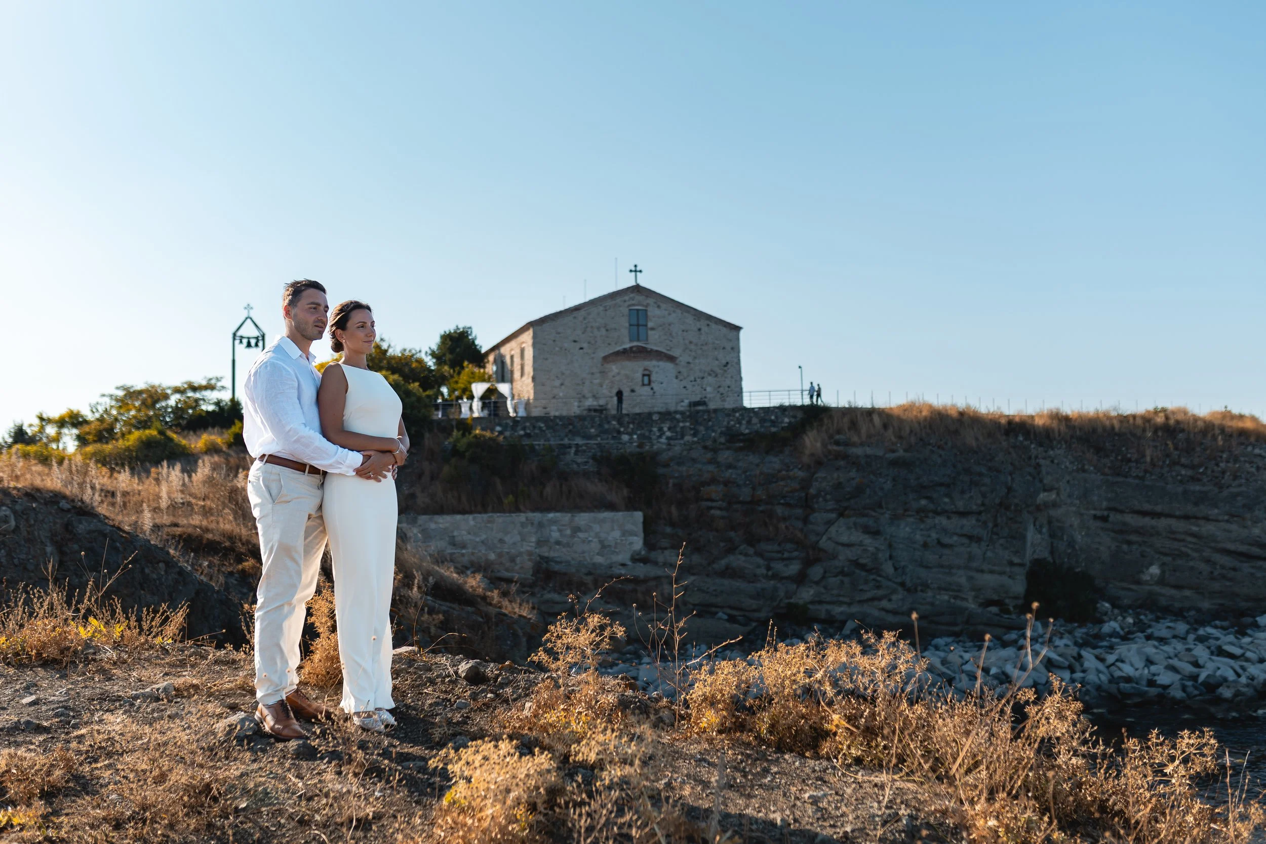 булка младоженец сватба 2026 ахтопол царево бургас сливен  софия пловдив русе силистра варна стара загора нова загора фотограф за сватба младоженци рокля фотосесия на морето пръстен сгодени търсим сватбен фотограф снимки кумове шафери добрич църква