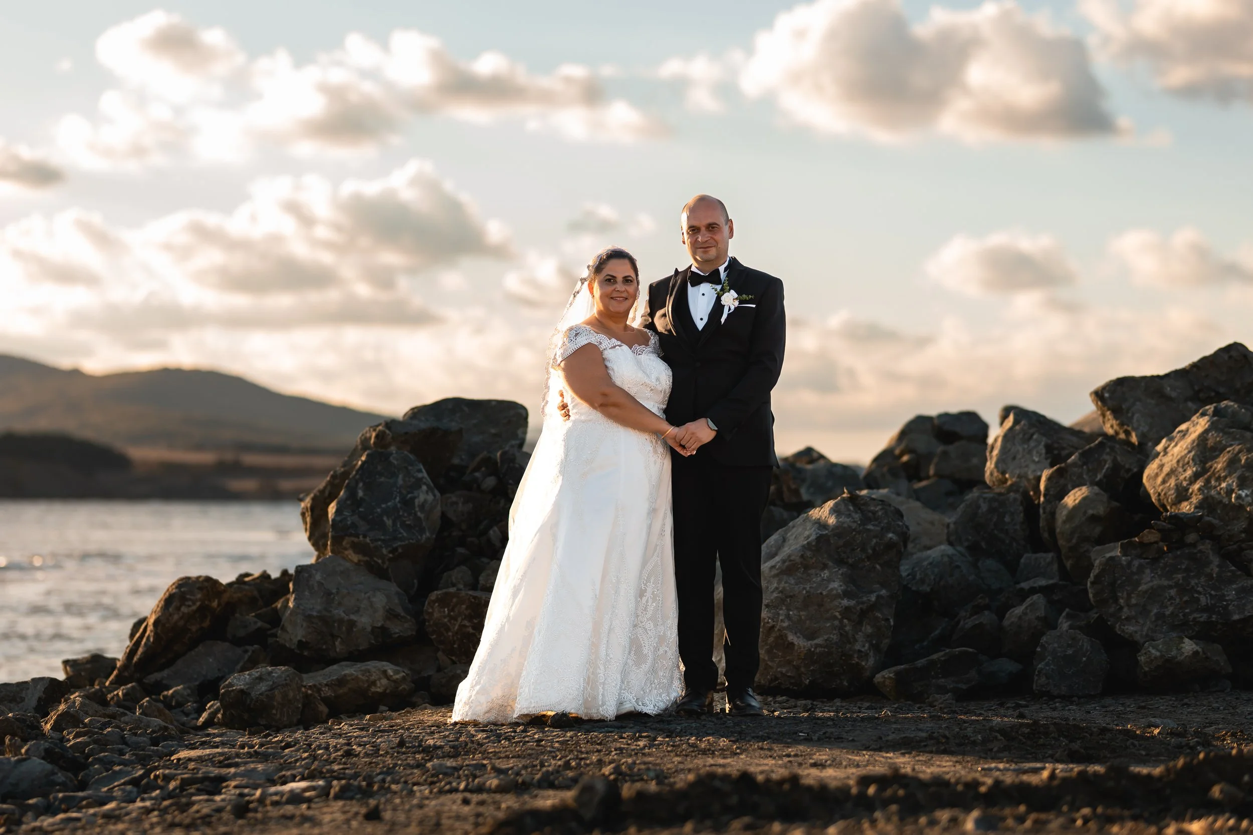 булка младоженец сватба 2026 ахтопол царево бургас сливен  софия пловдив русе силистра варна стара загора нова загора фотограф за сватба младоженци рокля фотосесия на морето пръстен сгодени търсим сватбен фотограф снимки кумове шафери добрич църква