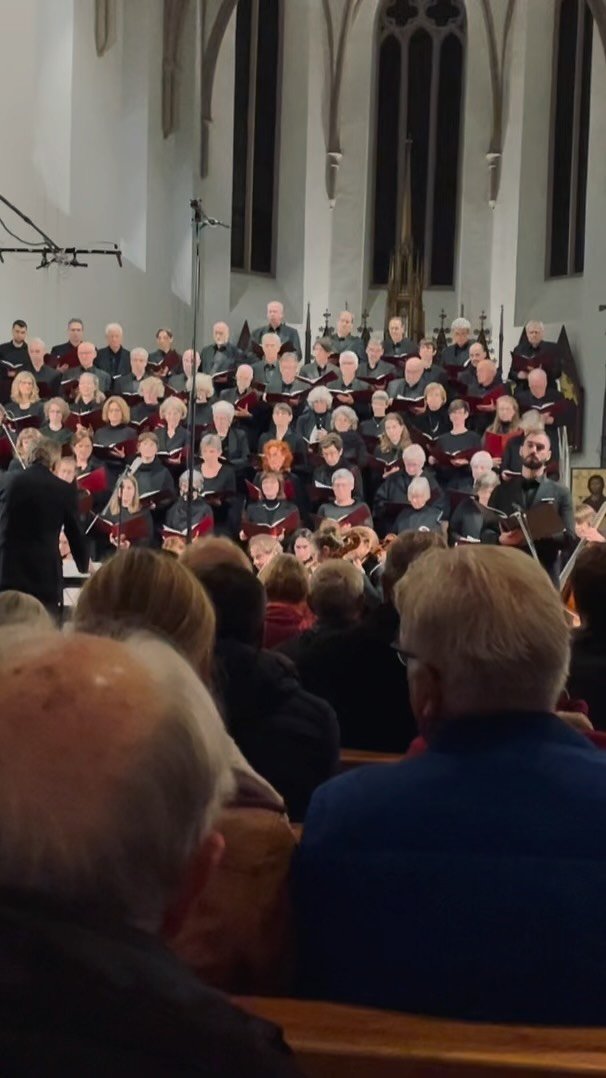 Fun concert this past weekend with the wonderful Freiburger Oratorienchor and the Anton Webern Orchestra! And a nice little liedchen for the bass too 😅 #haydn #stabatmater #whycantthebasseverbehappy