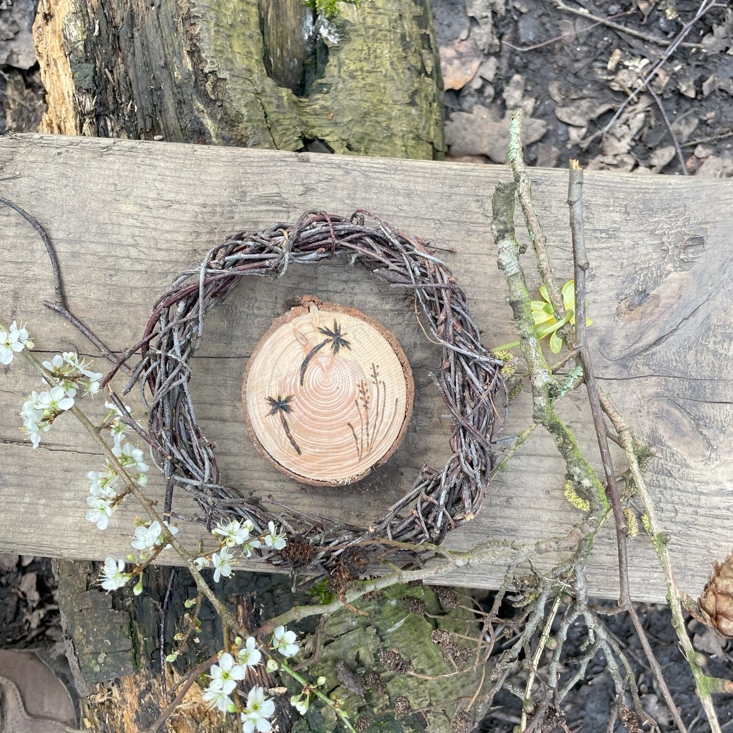Spring+wreaths+and+wood+cookie.jpg