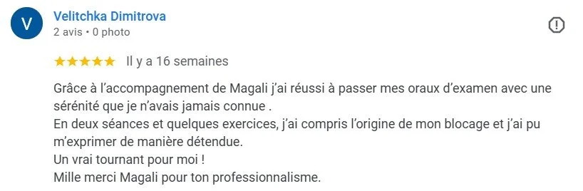 Capture d'écran d'une critique positive en français, vantant l'accompagnement de Magali pour réussir à passer un examen d'oral avec sérénité.