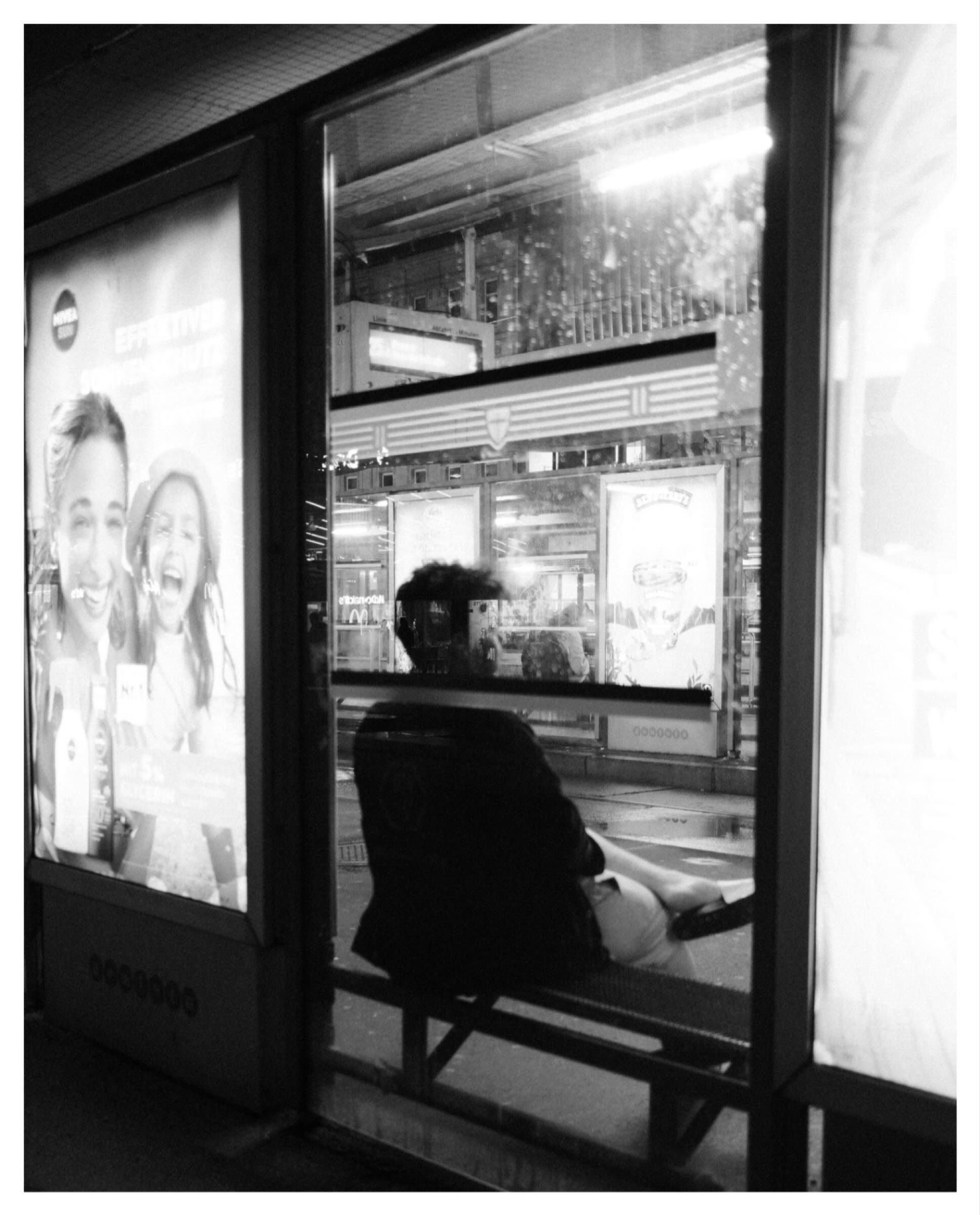 You are my center when I spin away.
.
.
.
#blackandwhite #bnwphotography #monochromevibes #lightandshadow #nostalgie