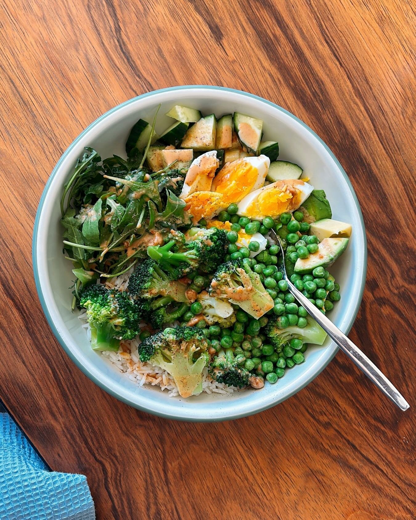 A little energy boost for the second half of the day.

I&rsquo;ve always struggled with lunch 🥦🌱 
Not because I don&rsquo;t like it, but because I often don&rsquo;t take the time. 

Even though I know how much better I feel when I eat something nou