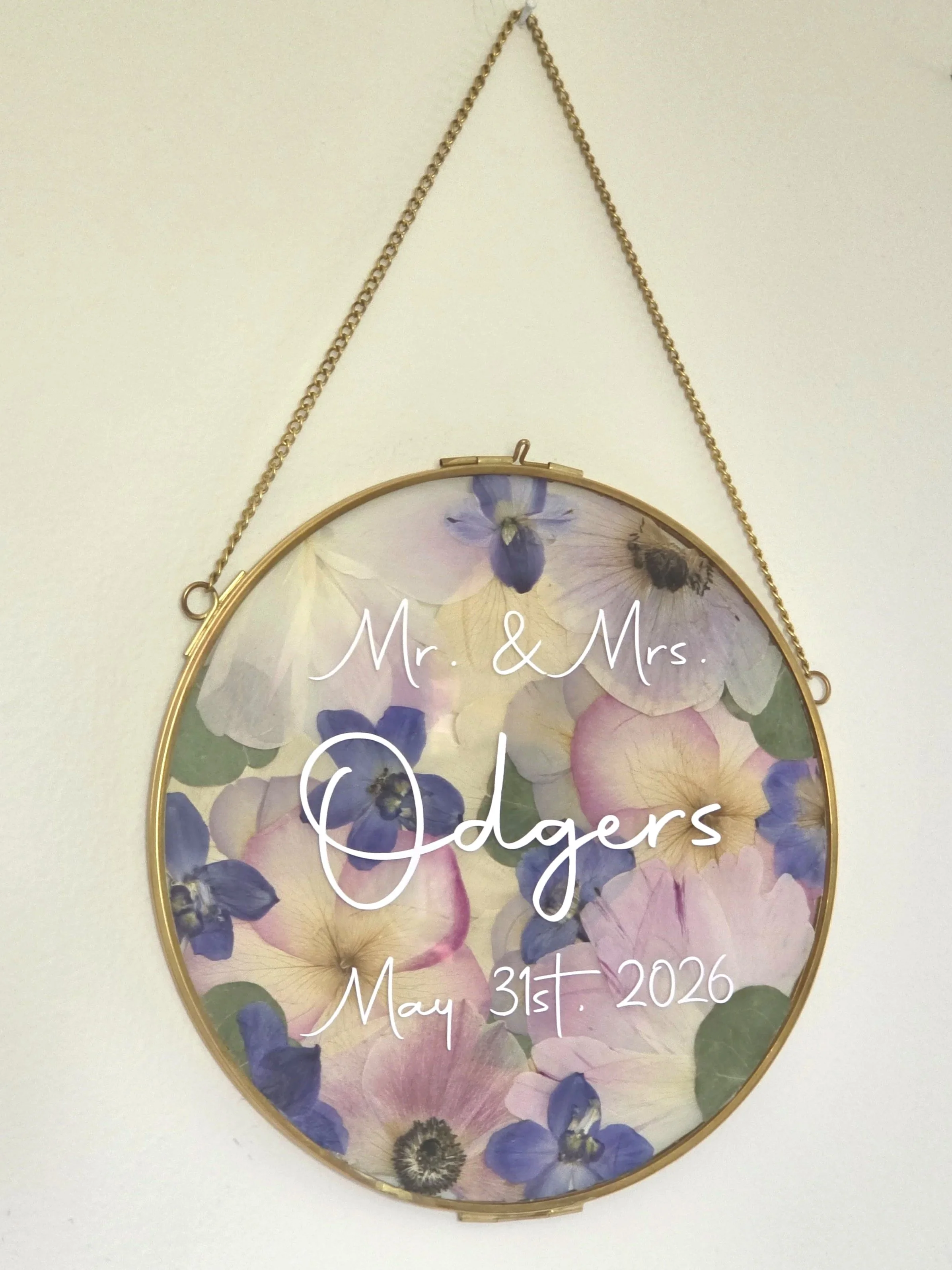 preserved+wedding+bouquet+with+last+name+ik+round+frame.jpg
