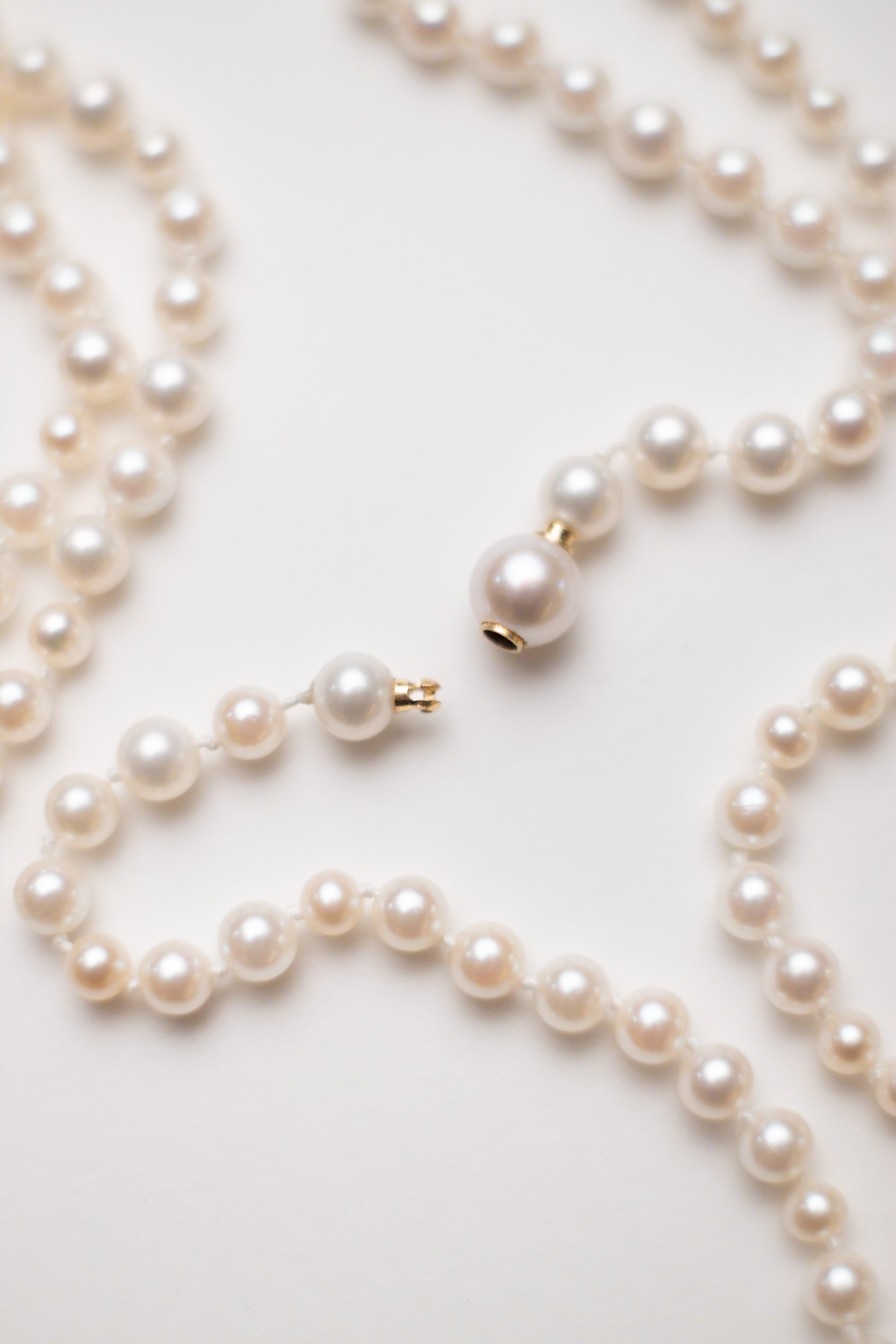 170 cm long pearl necklace goldfingers.jpg