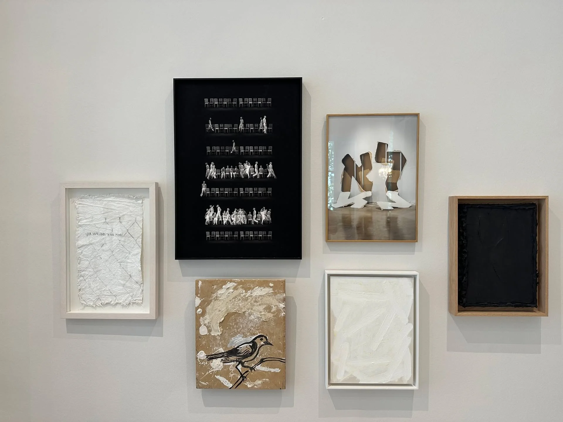 Sometimes, finding the right artworks that fit well together is an art form in itself. Like this gallery wall installation in Hampstead NW3.

Contact us now for professional picture hanging in London.

#professionalpicturehanging #art #painting #cont