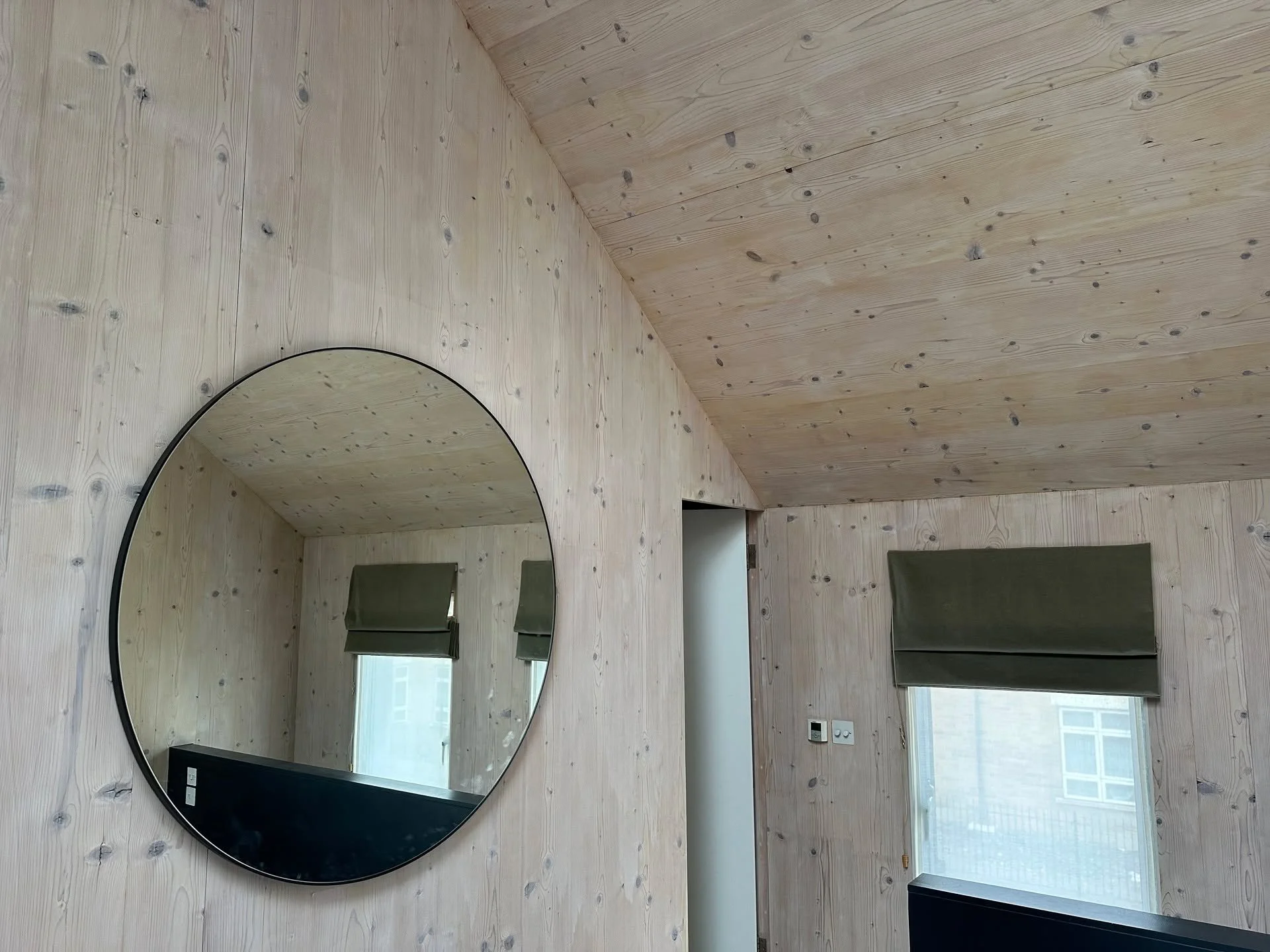 Mirror installation on white washed pine cladded walls and ceiling.

Contact Gilbert Art Services for all your professional mirror hanging needs in Clapham.

#mirror #reflective #artcollector #artinstallation #londonhomes #londonart #interiordesign #