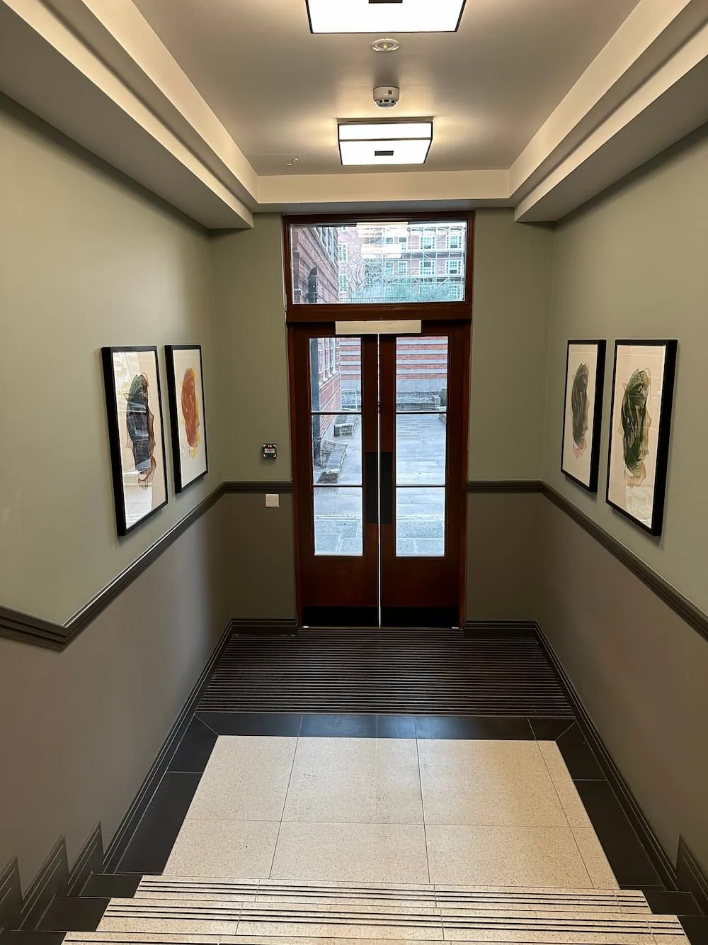 professional picture hanging Pimlico.jpg 1.jpg