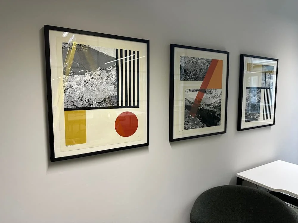 picture_hanging_moorgate.jpg