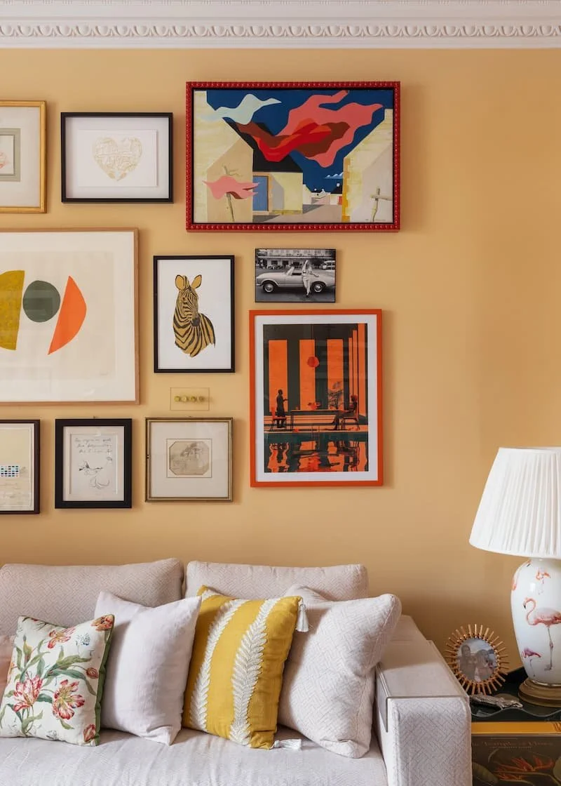 The Art of Collaboration – Picture Hanging Meets Interior Design in Notting Hill