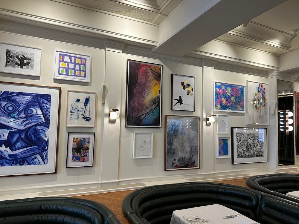 professional-picture-hanging-in-service-london.8.jpg