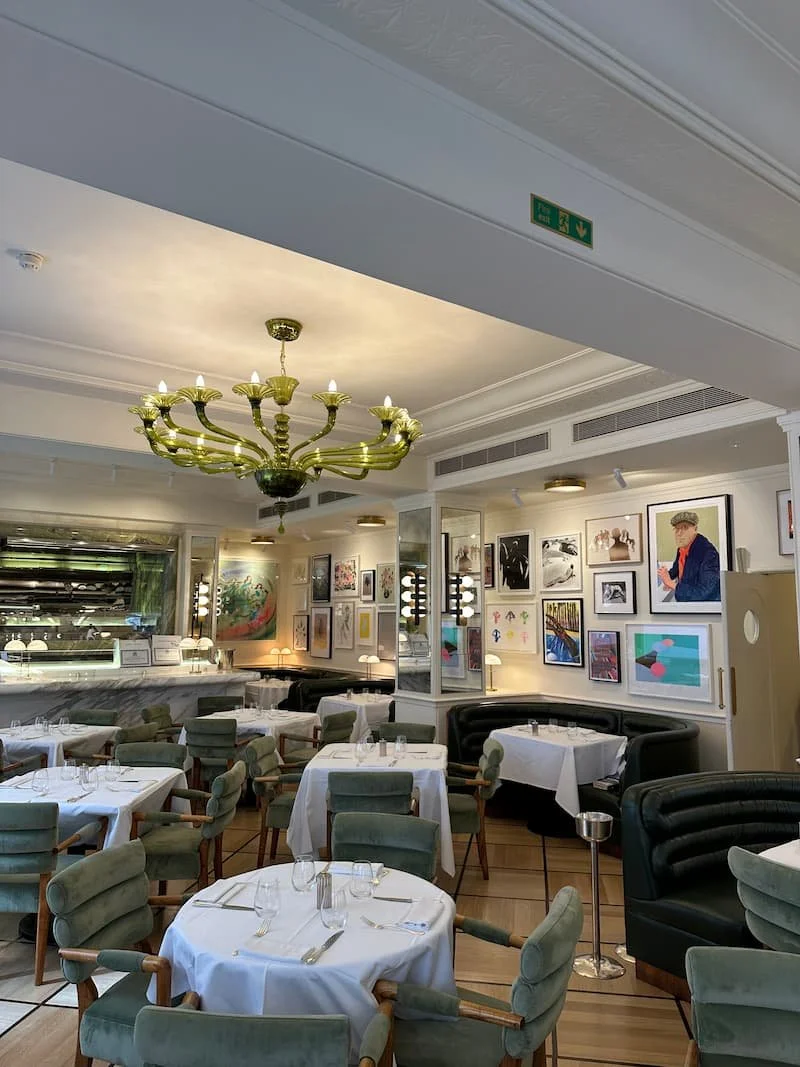 professional-picture-hanging-in-mayfair-restaurant.jpg