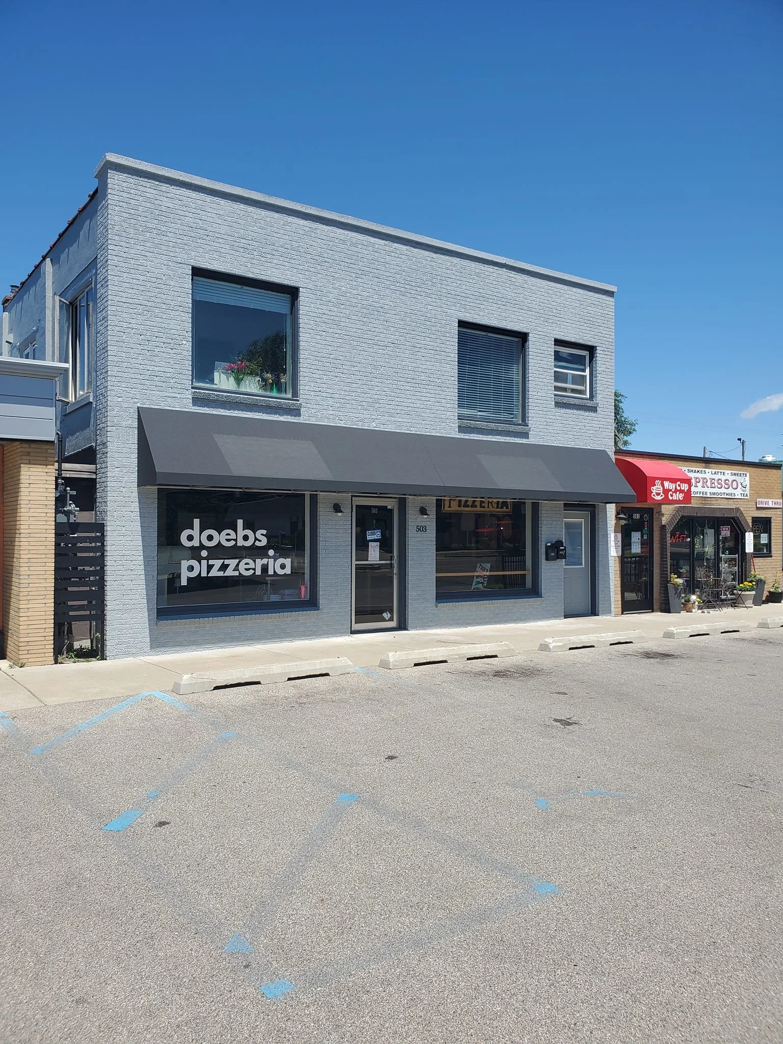 doebs pizzeria.jpg