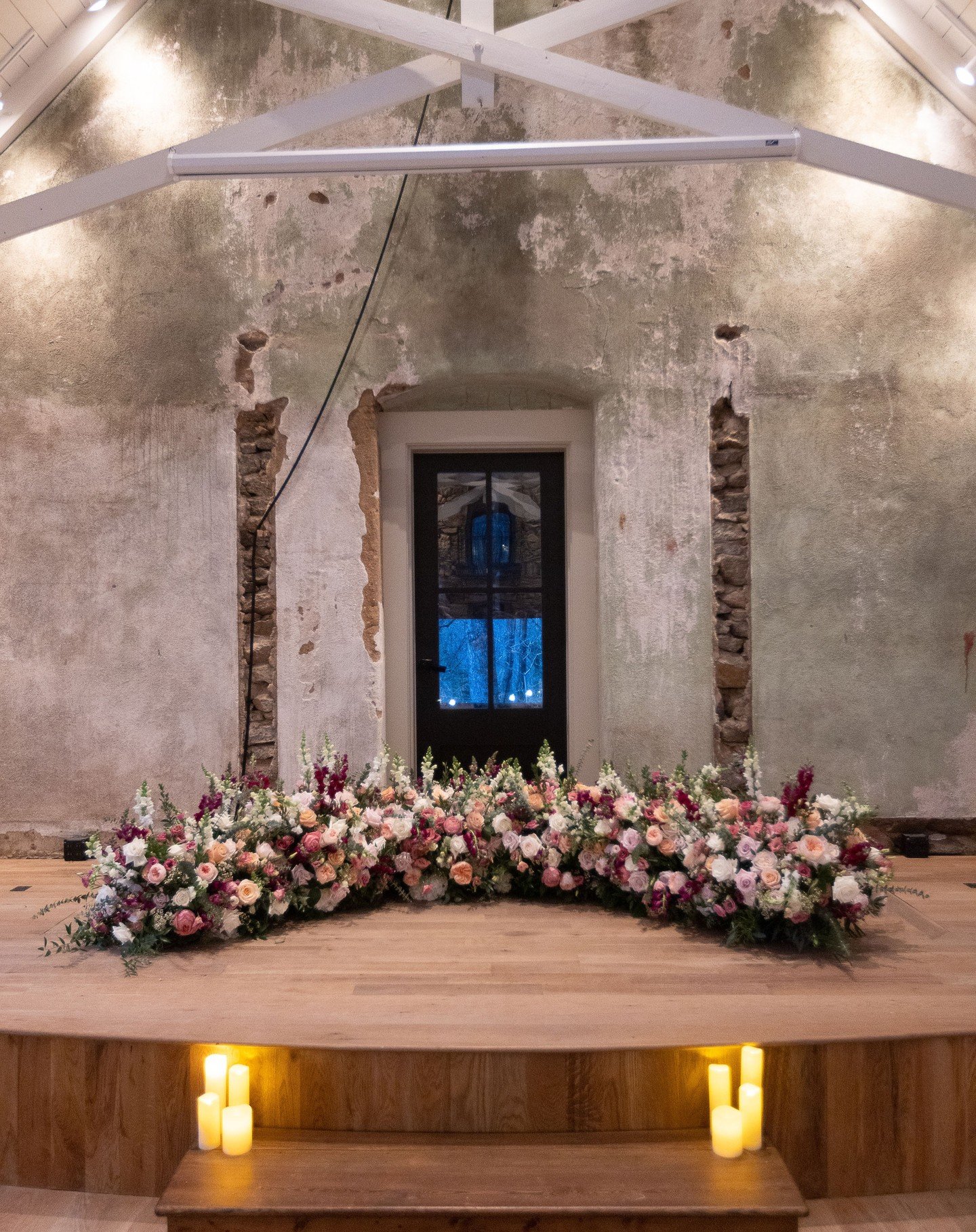 Gorgeous ground arbor &amp; details from such a lovely day! 🤍🌸

Photography | @jack_looney_photo
Planning | @aandj_eventcoordination
Venue | @potterscraftcider 
Catering | @thecateringoutfit
Rentals | @mseventscville