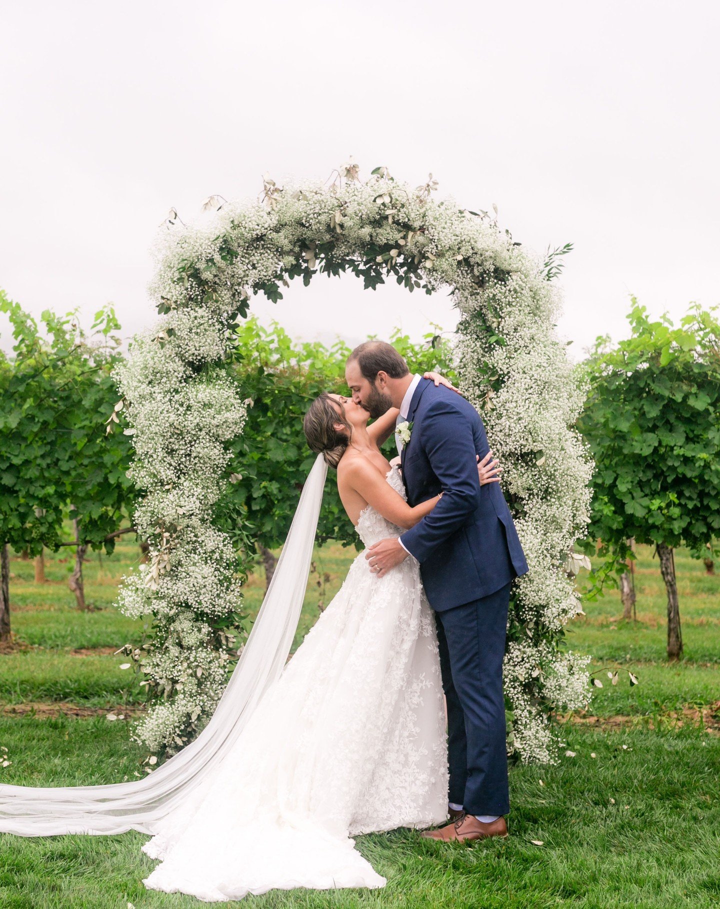 They say rain on your wedding day is good luck &amp; that's definitely true for this couple! 🌧️🤍

Photography | @mordiphotographie
Planning &amp; Design | @j.scottweddings
Venue | @keswickvineyards 
Video | @laurelandfilms
Stationery &amp; Custom l