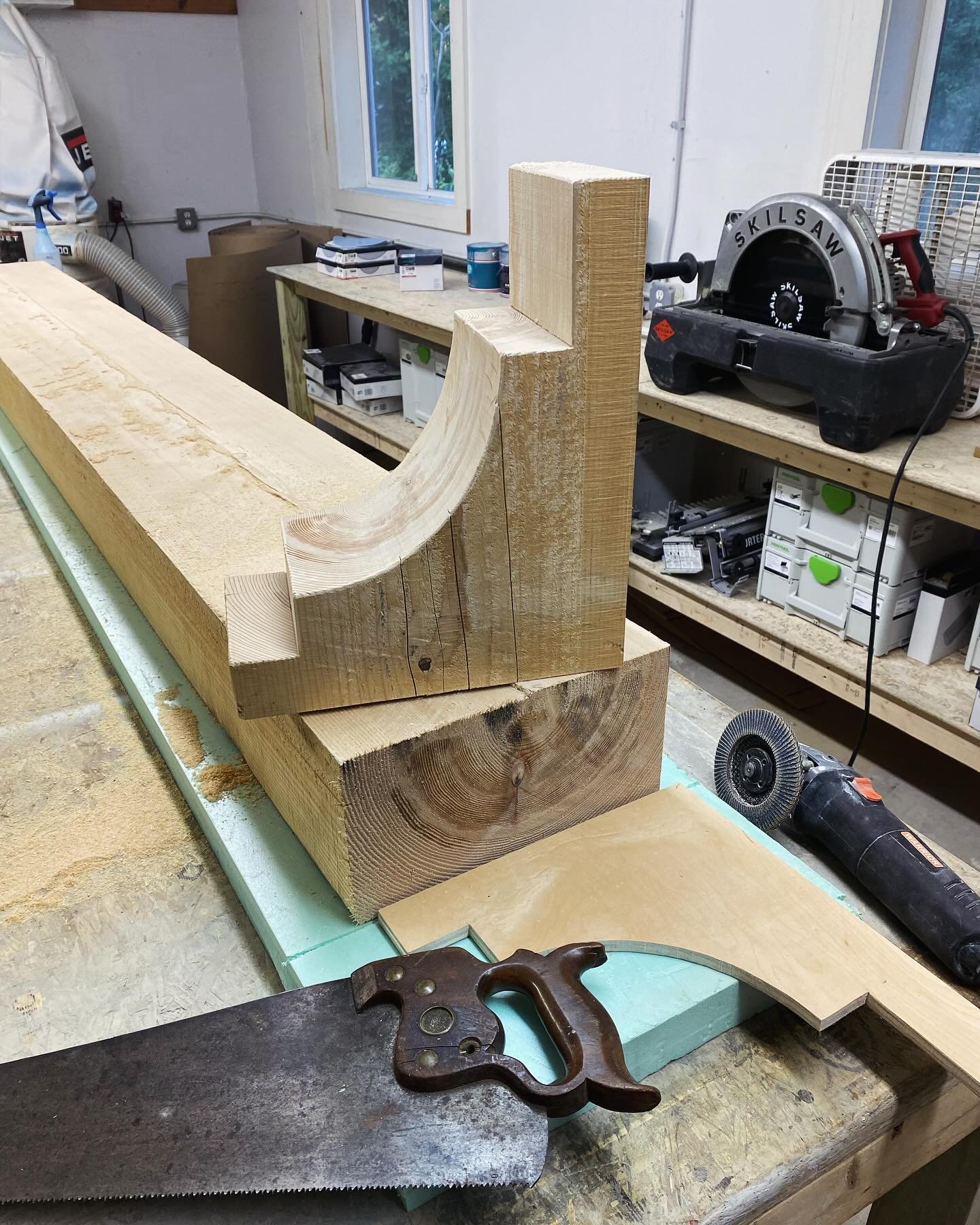 Cutting up a 6 x 12 beam to make some rustic corbels that will add detail to the underside of the exposed beams in a recent addition/remodel I did some work in. 1 down, 5 to go. Another project for @black_tie_group