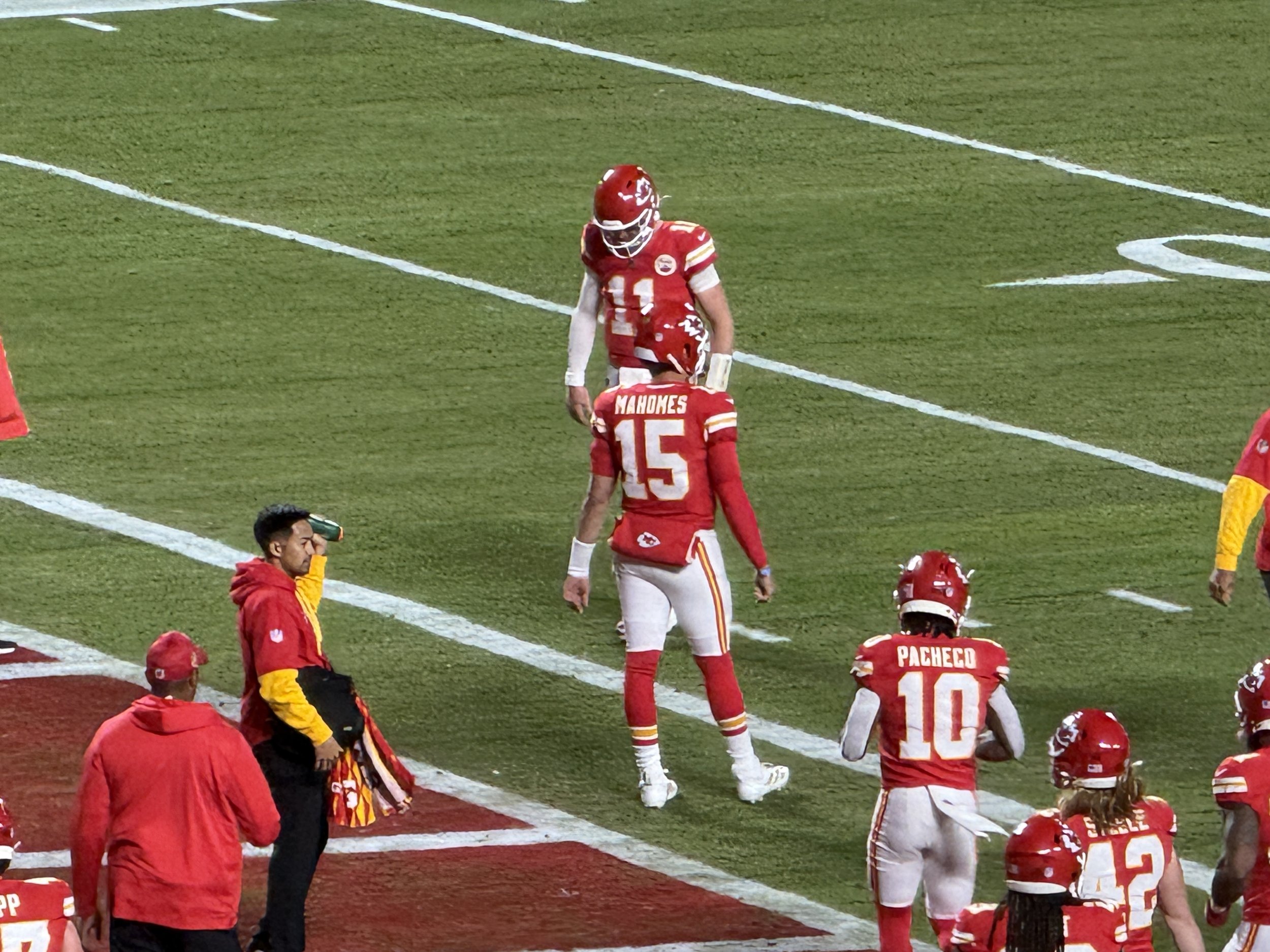 2 Mahomes.JPG